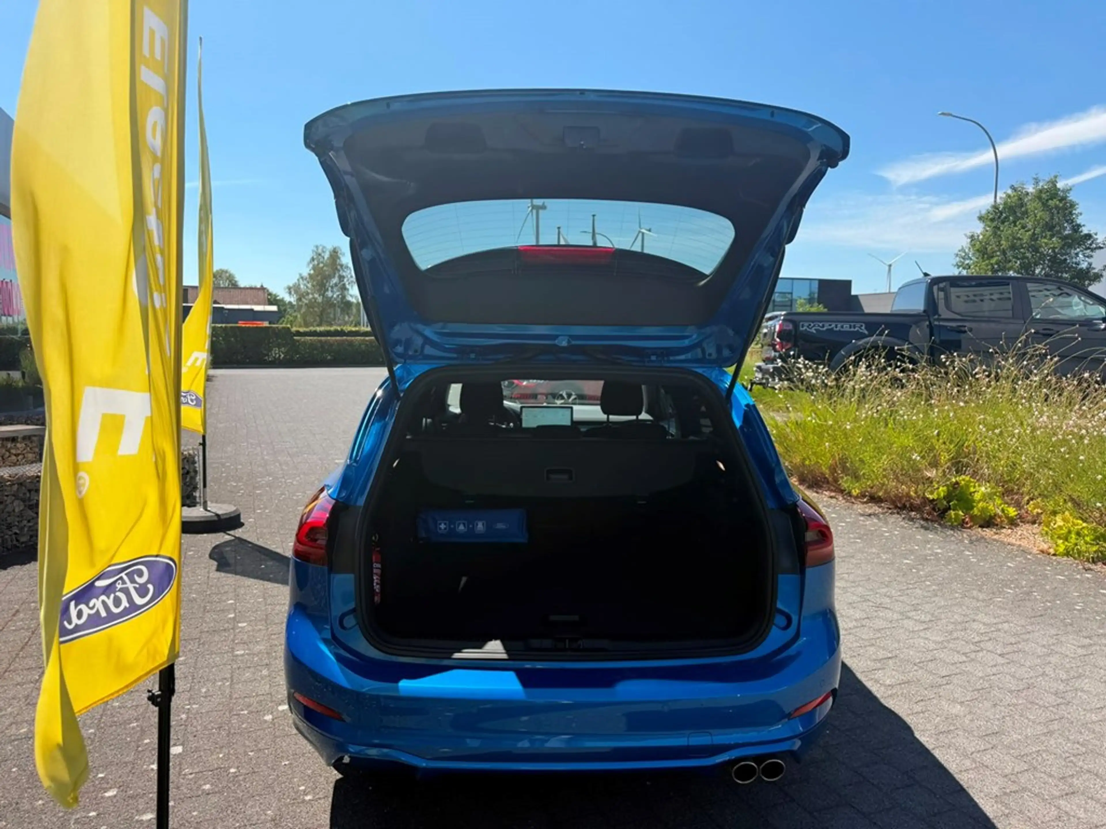 Ford Focus Clipper EcoBoost mHEV ST-Line X — photo 12