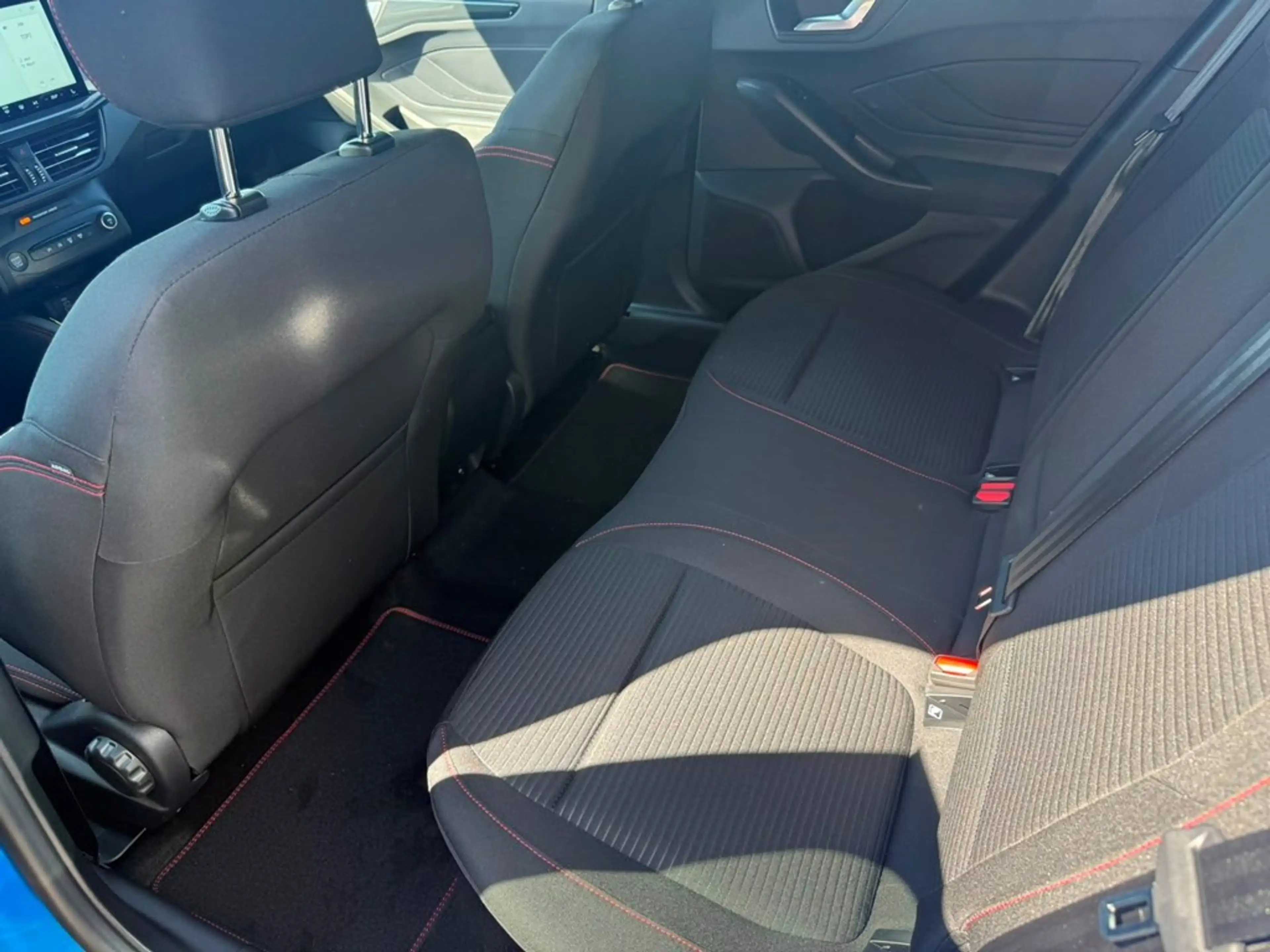 Ford Focus Clipper EcoBoost mHEV ST-Line X — photo 9