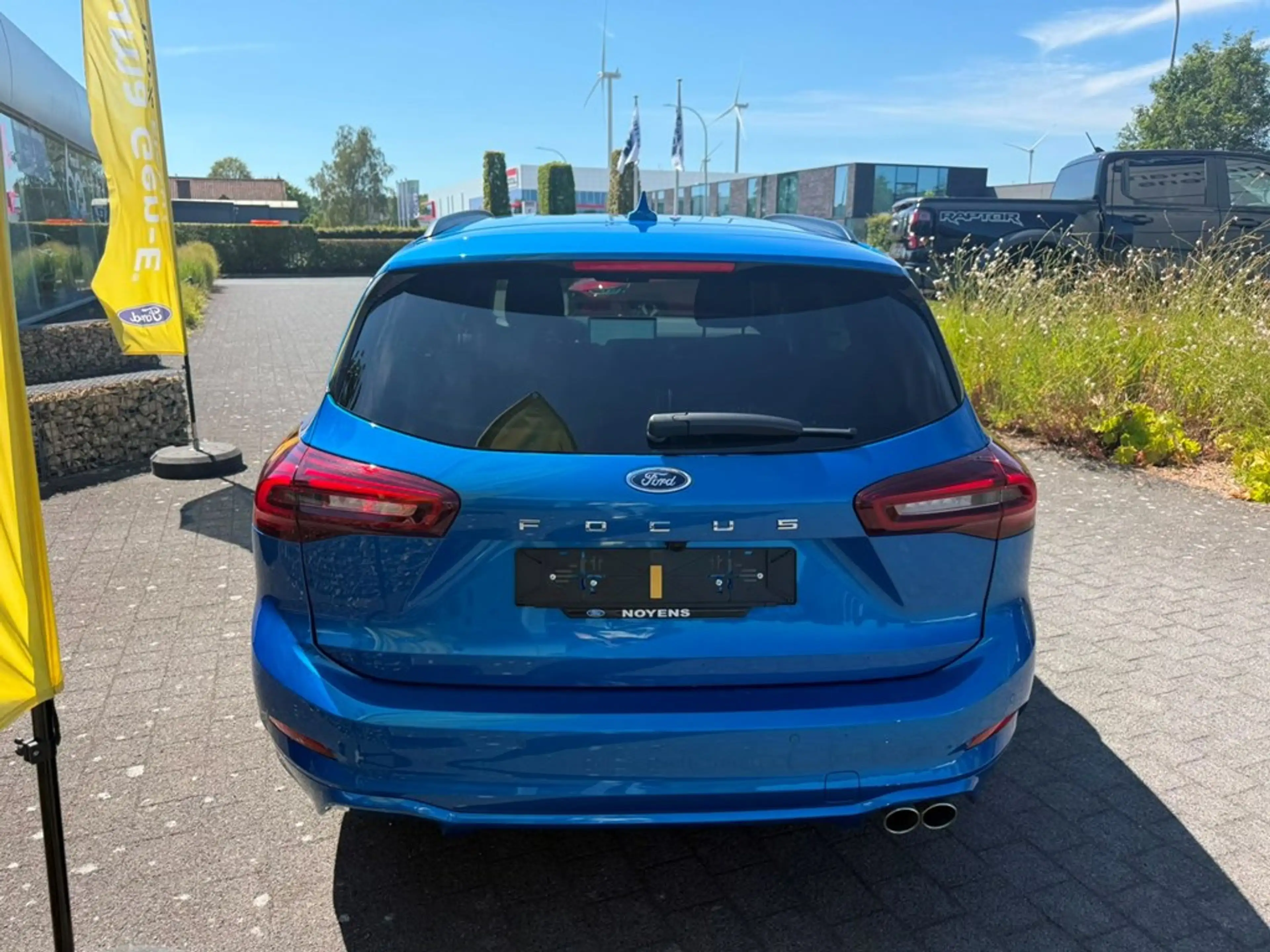 Ford Focus Clipper EcoBoost mHEV ST-Line X — photo 11