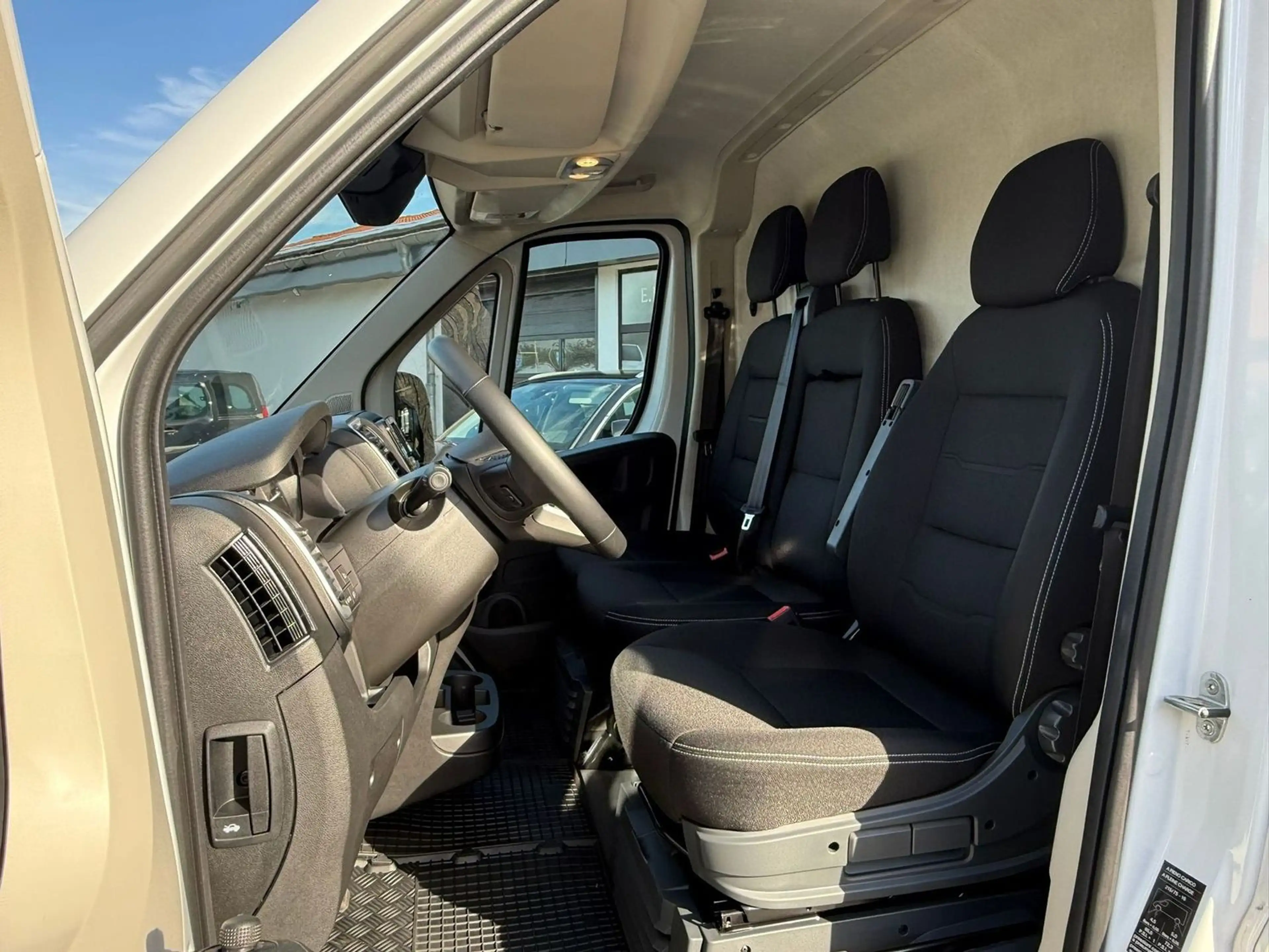 Fiat Ducato 35 L2H2 140 Multijet Automatik PDC R.Kamera Klima — photo 9