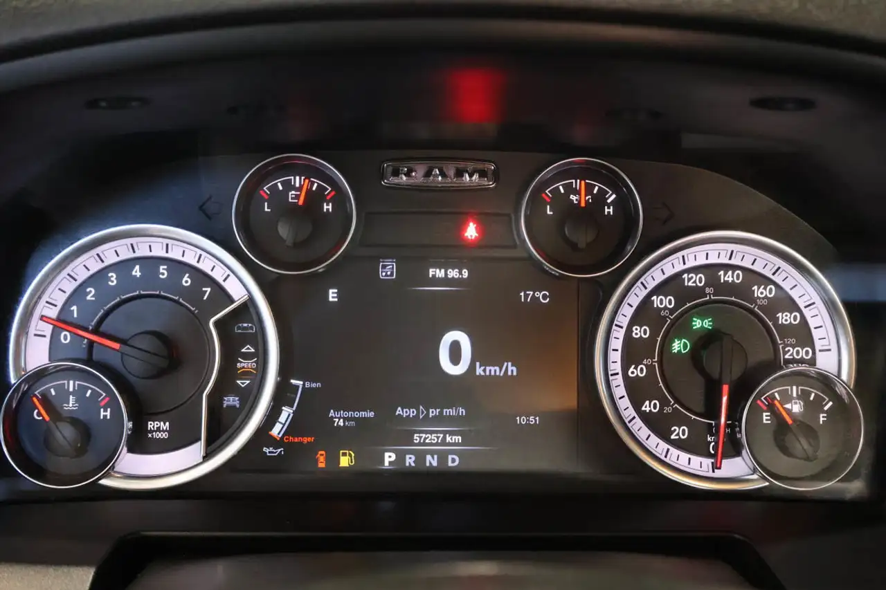 RAM 1500 снимка RAM 1500
