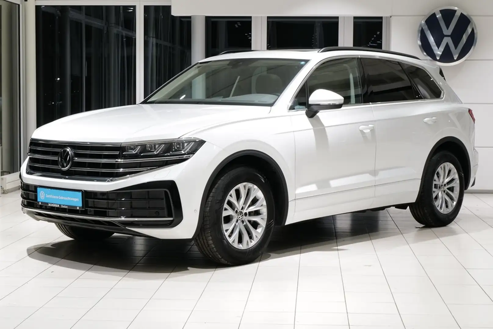 Volkswagen Touareg 3.0TDI Elegance Allradlenkung Pano StdHz Luft K... Weiß - 2