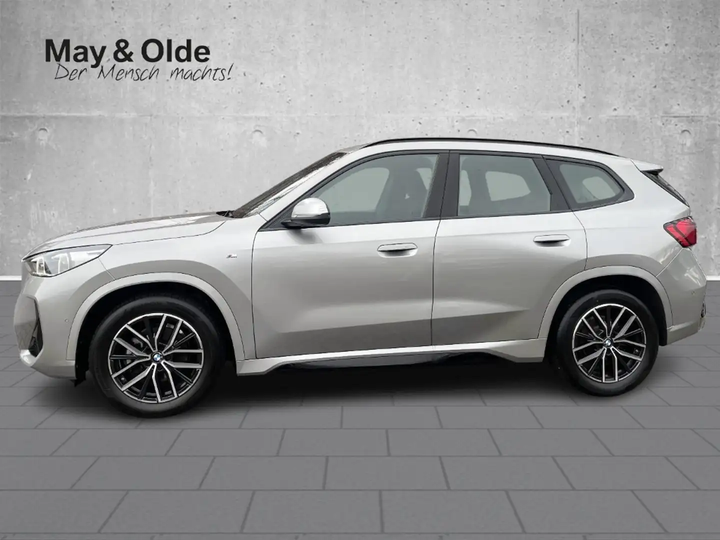BMW X1 sDrive18i M Sport Navi Digitales Cockpit Soundsyst Silber - 2