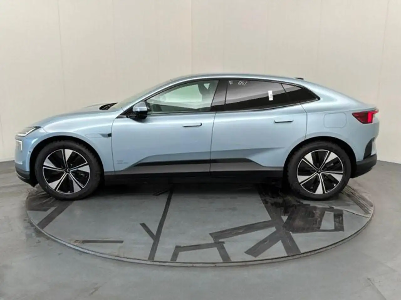 Polestar 4