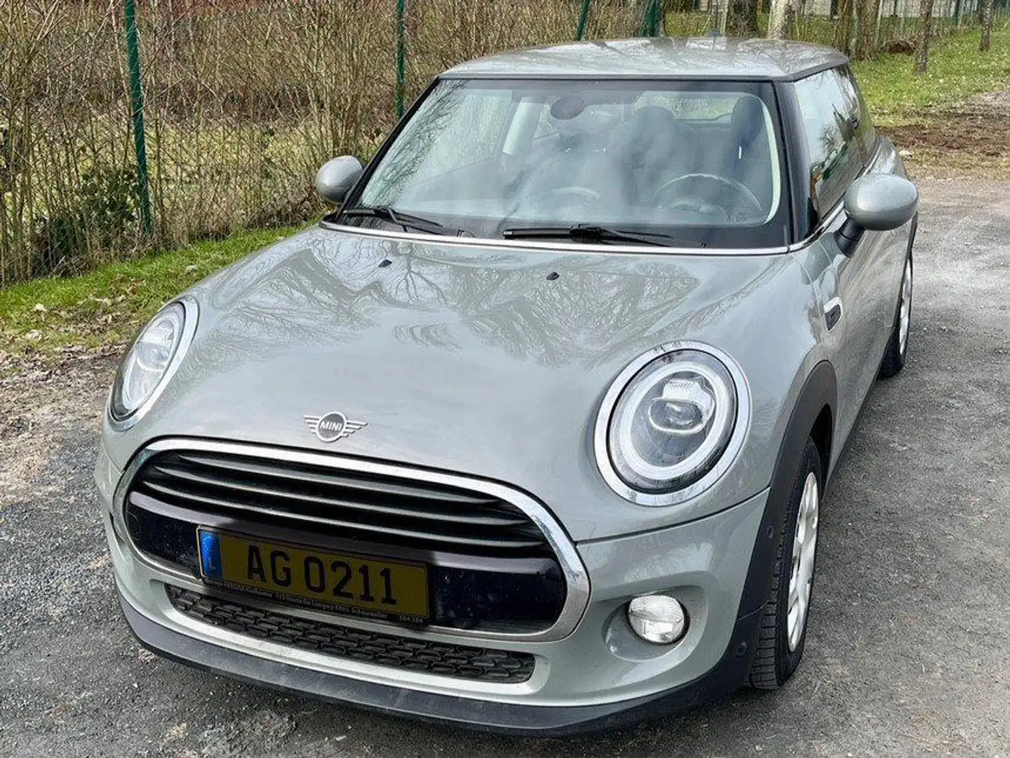 MINI Cooper D Mini 1.5 D Cooper Grijs - 1