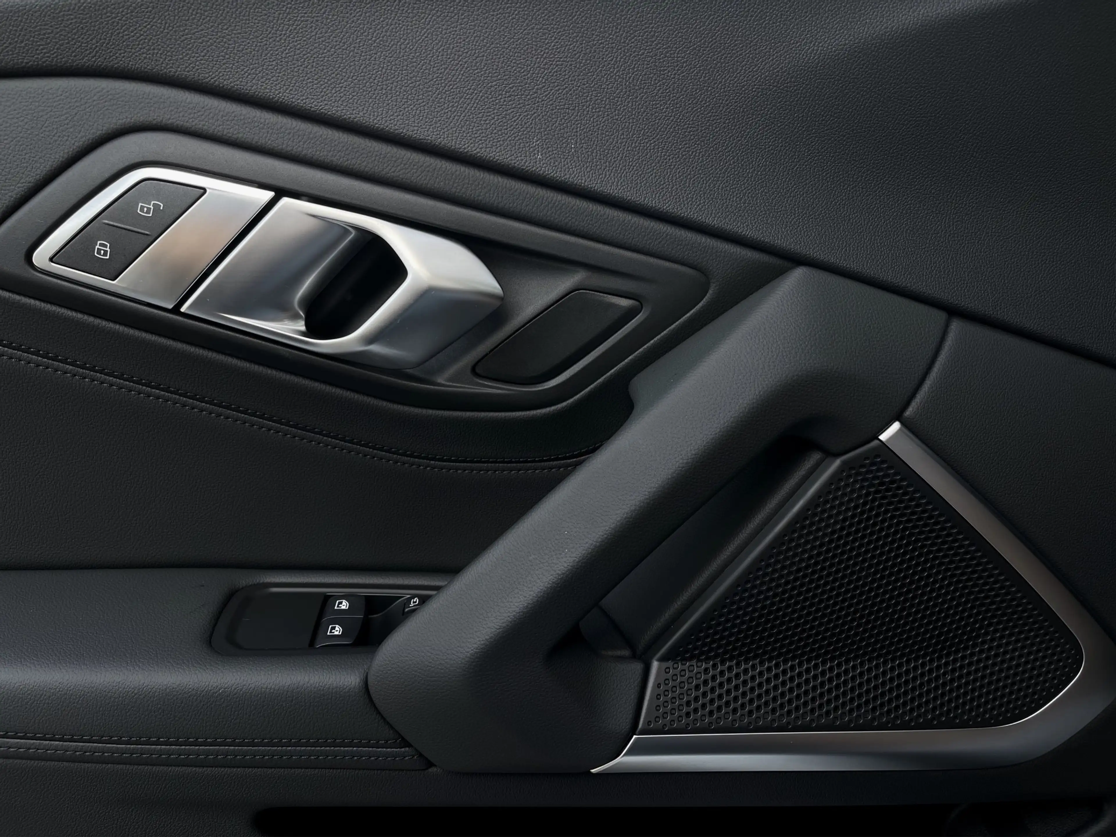 BMW Z4 sDrive20i — photo 15