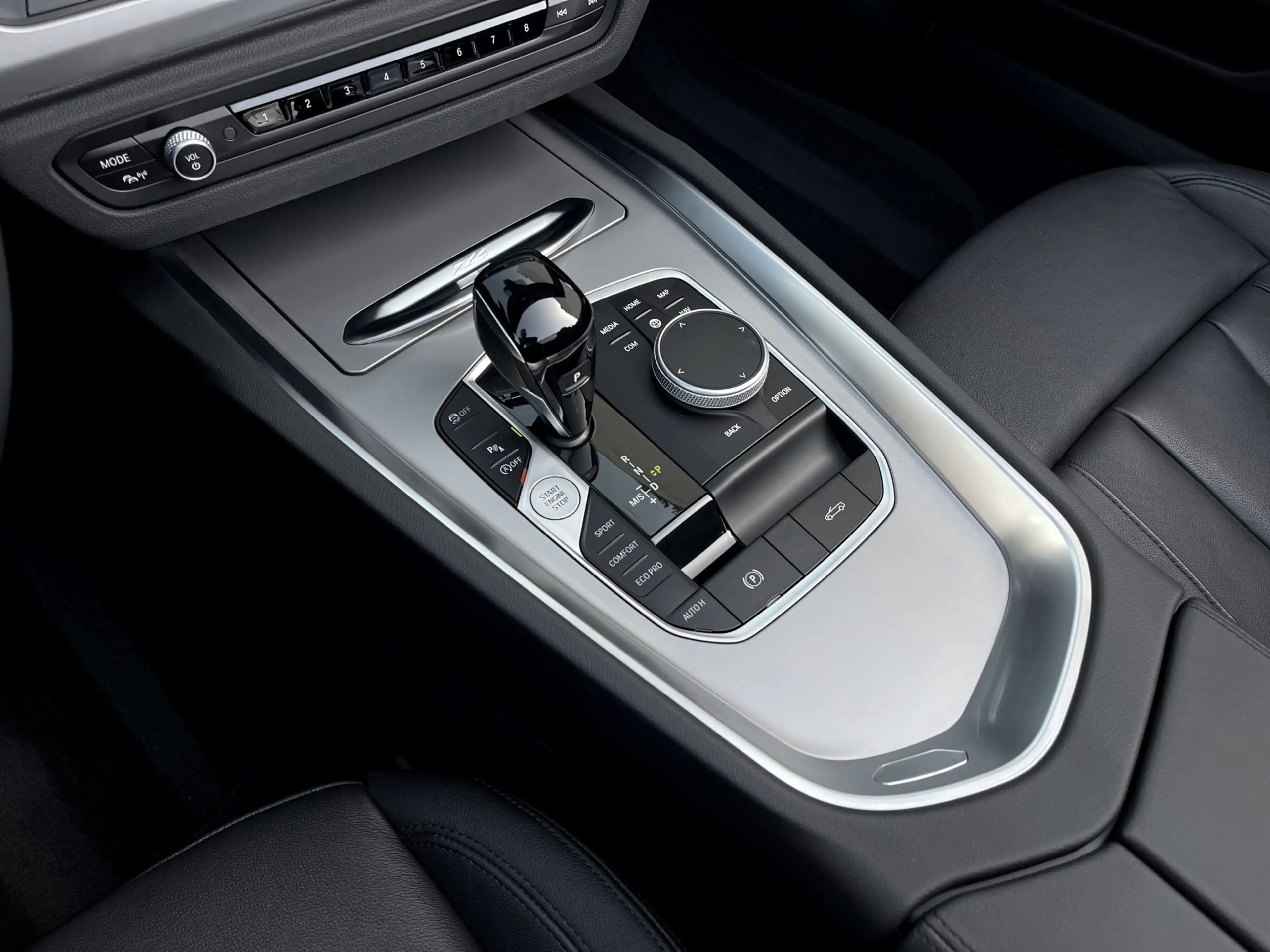 BMW Z4 sDrive20i — photo 10