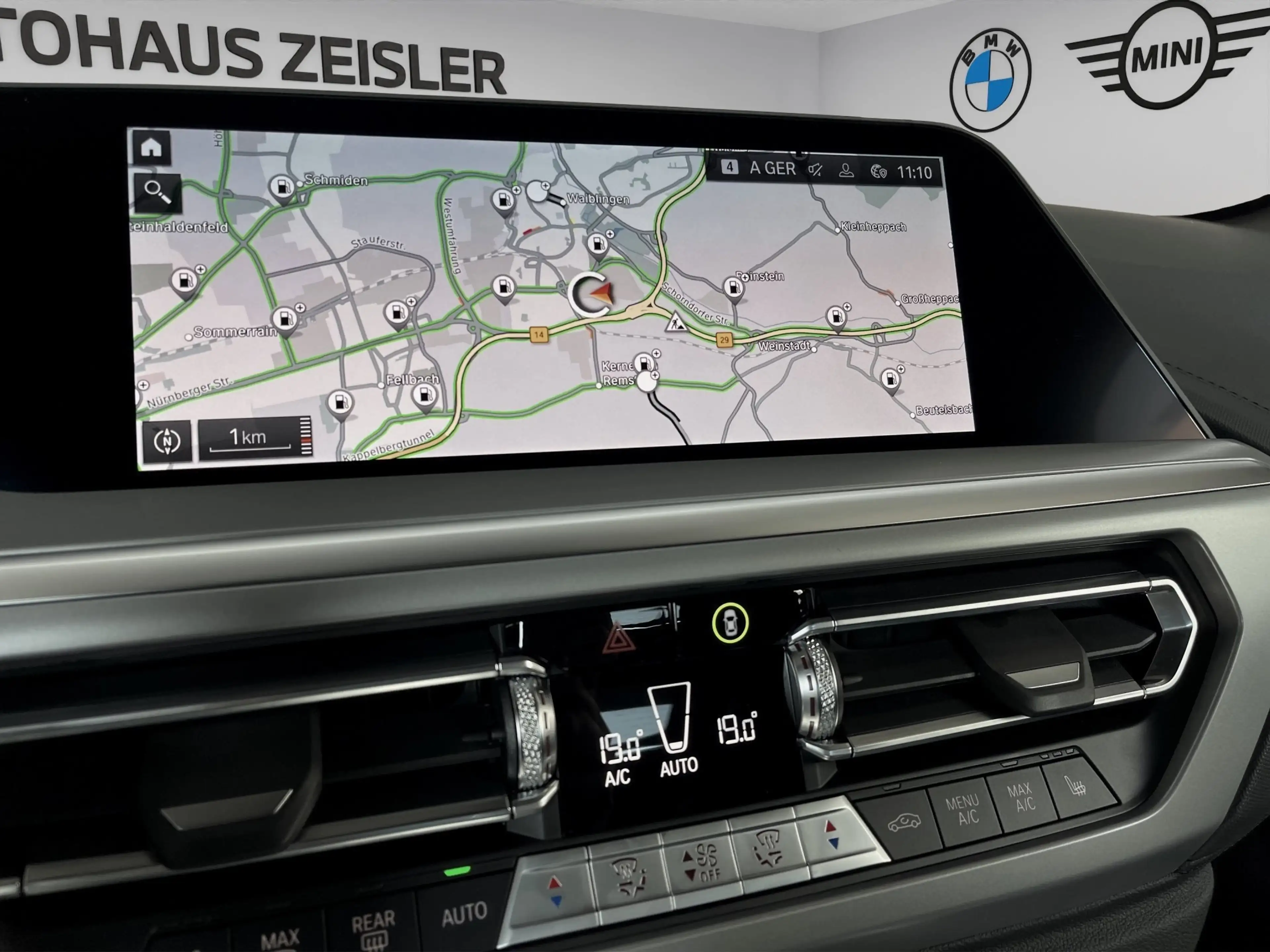 BMW Z4 sDrive20i — photo 8