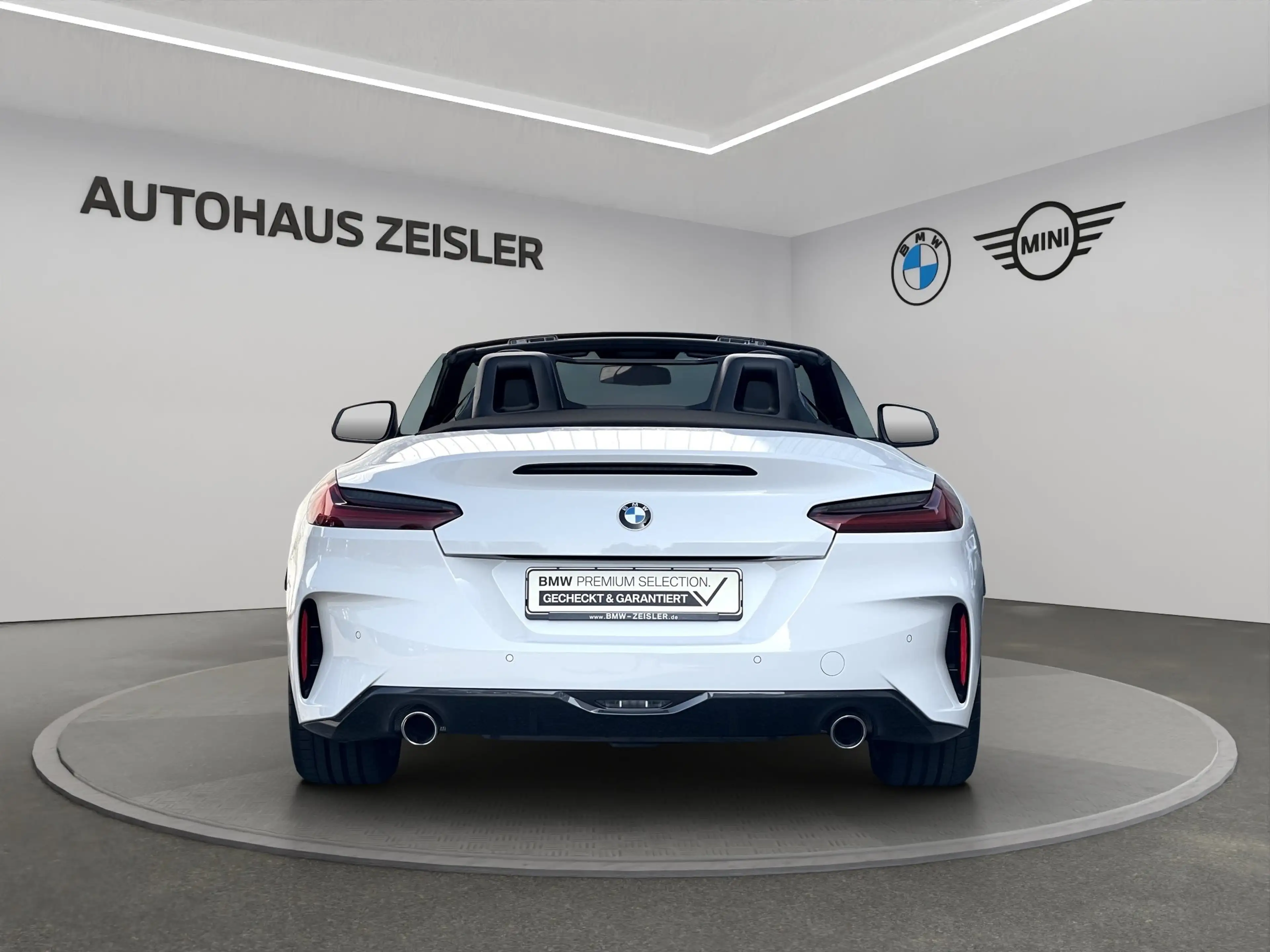 BMW Z4 sDrive20i — photo 6