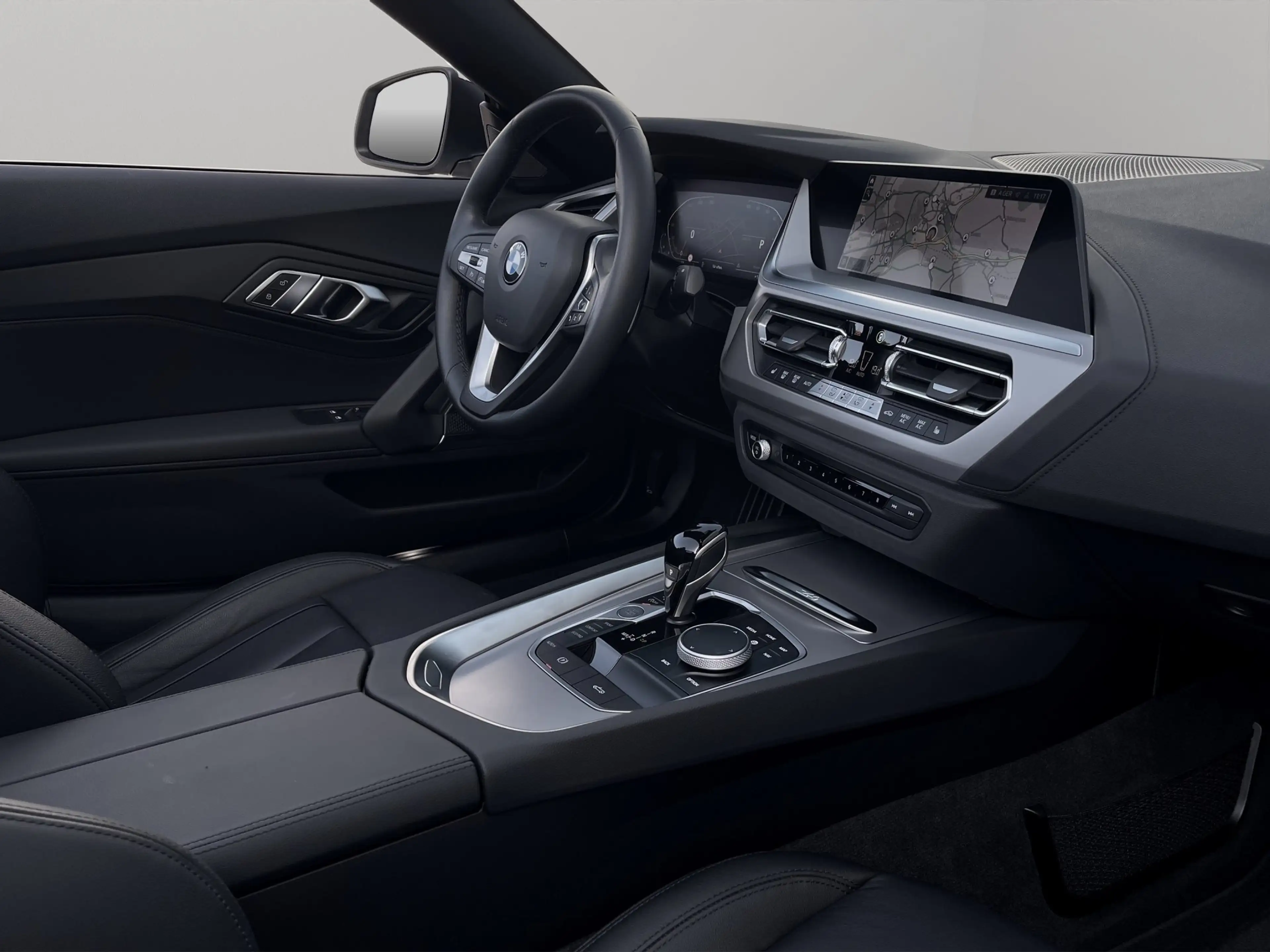 BMW Z4 sDrive20i — photo 11