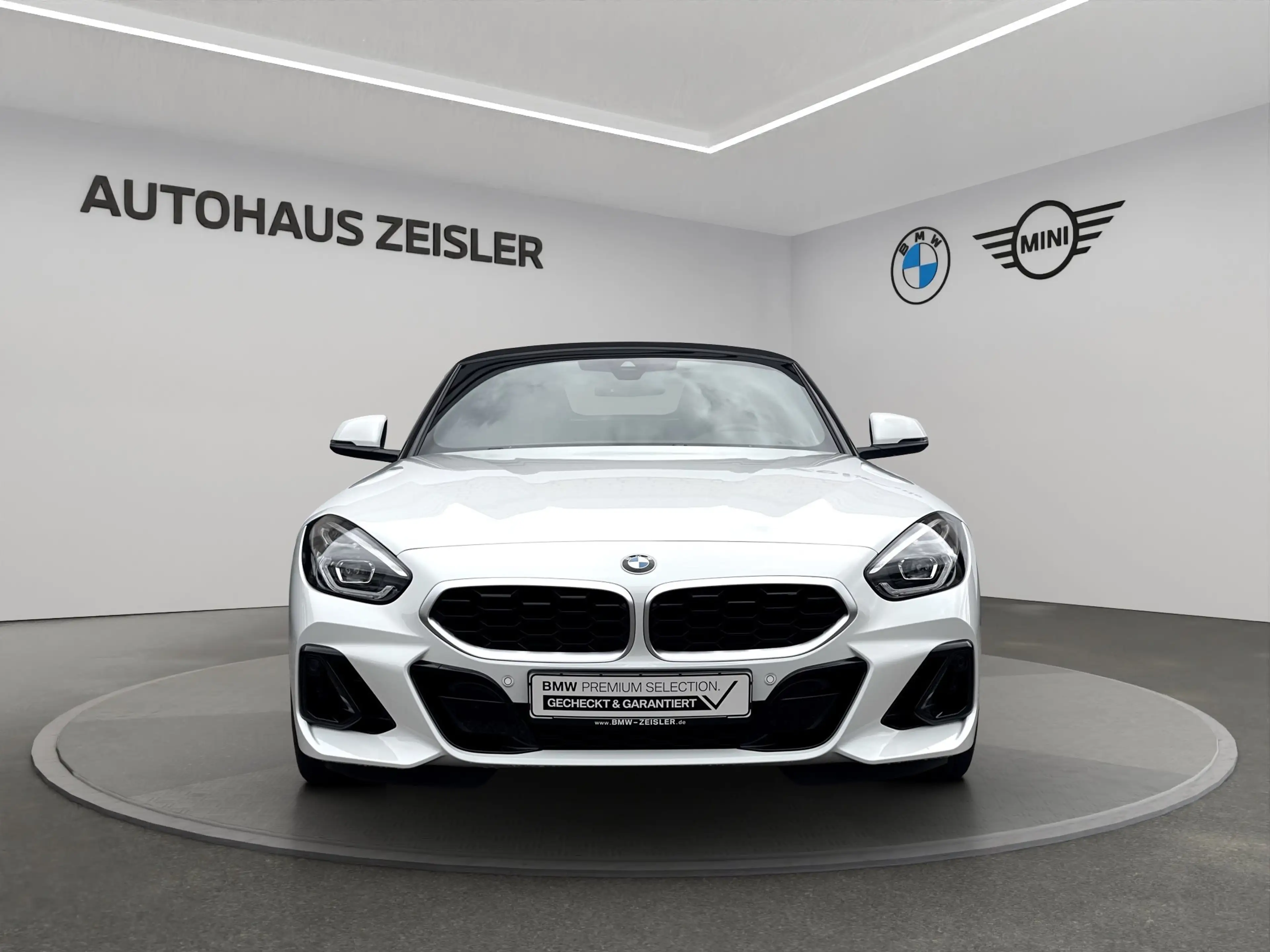 BMW Z4 sDrive20i — photo 5