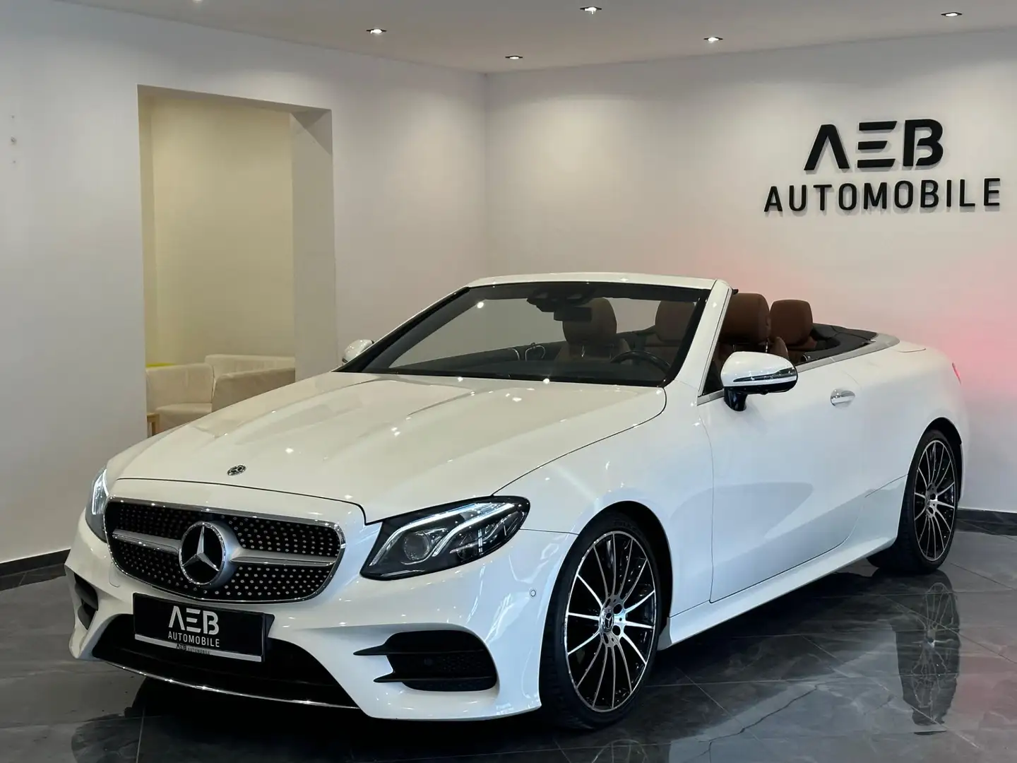 Mercedes-Benz E 200 Cabrio E 200 AMG Line**Head-Up**Burmester**Park-P Weiß - 1