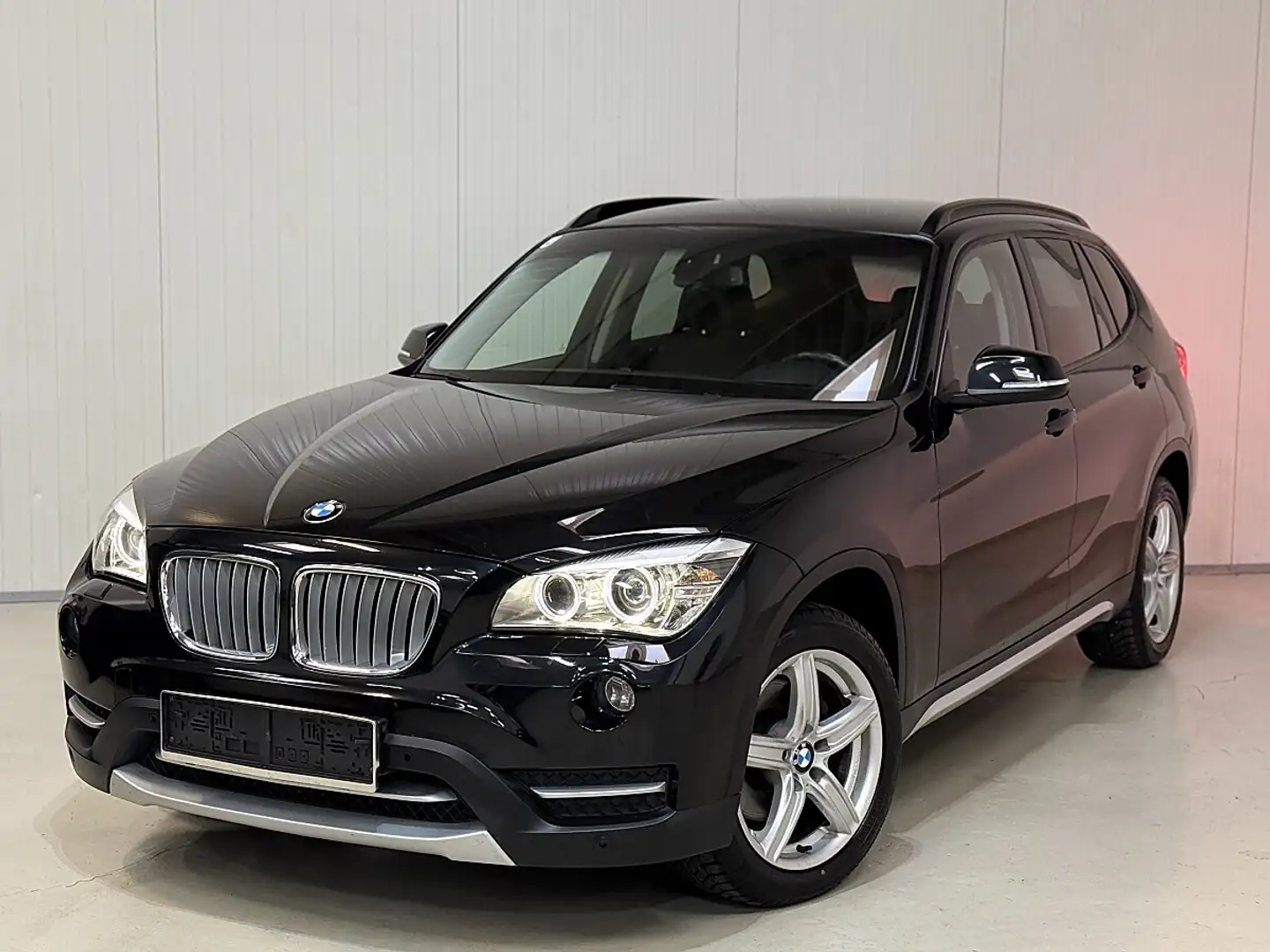 BMW X1 xDrive18d Österreich Paket X-Line *1.Besitz* *n... Schwarz - 2
