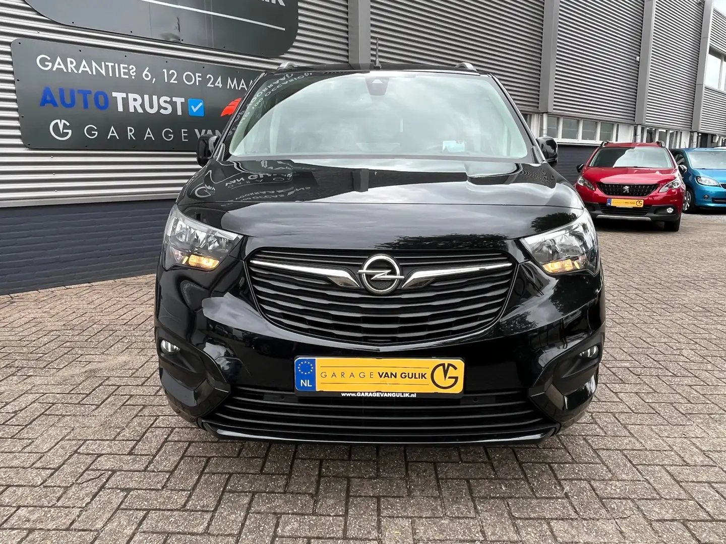 Opel Combo Tour 1.2 Turbo L2H1 110PK 7persoons,Navi,Clima,Cru Zwart - 2