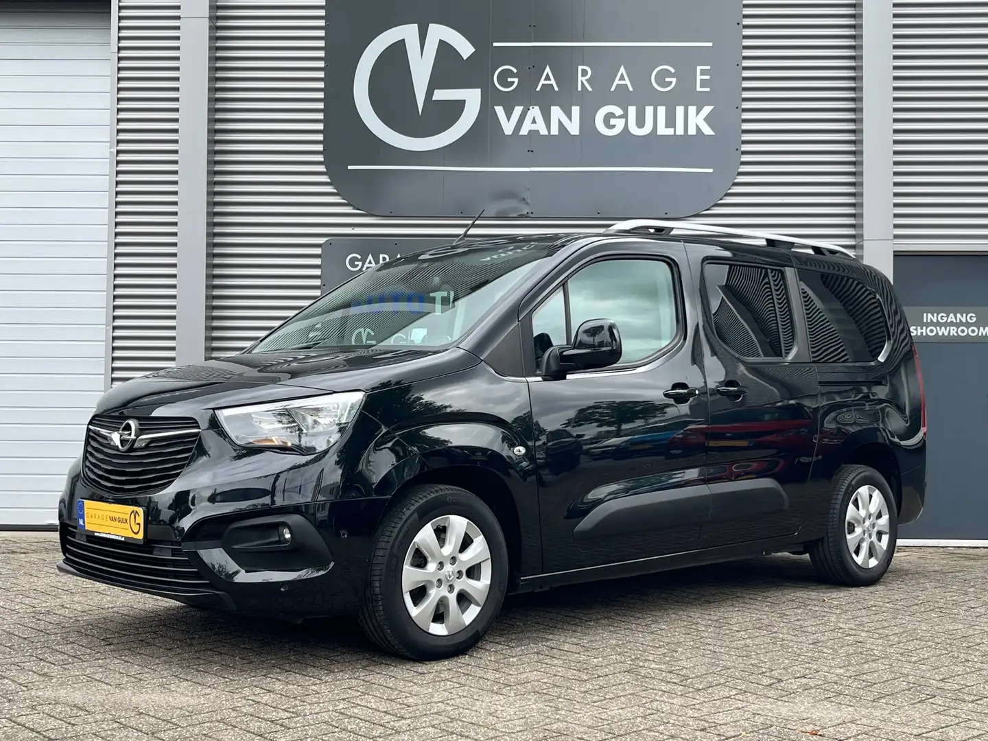 Opel Combo Tour 1.2 Turbo L2H1 110PK 7persoons,Navi,Clima,Cru Zwart - 1