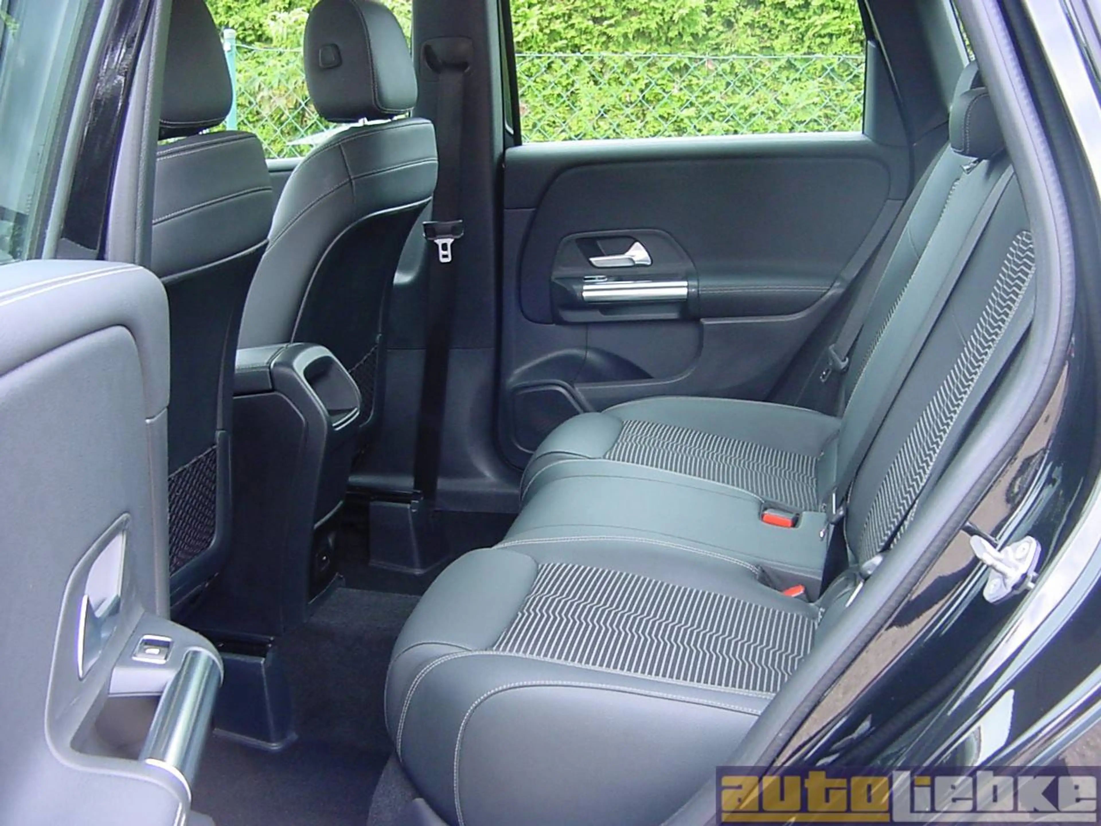 Mercedes-Benz B 180 PROGR. AUT,LED,NAVI,A-CP/A-A,DAB,SHZ,PARK-ASS,BT,GRA — photo 8