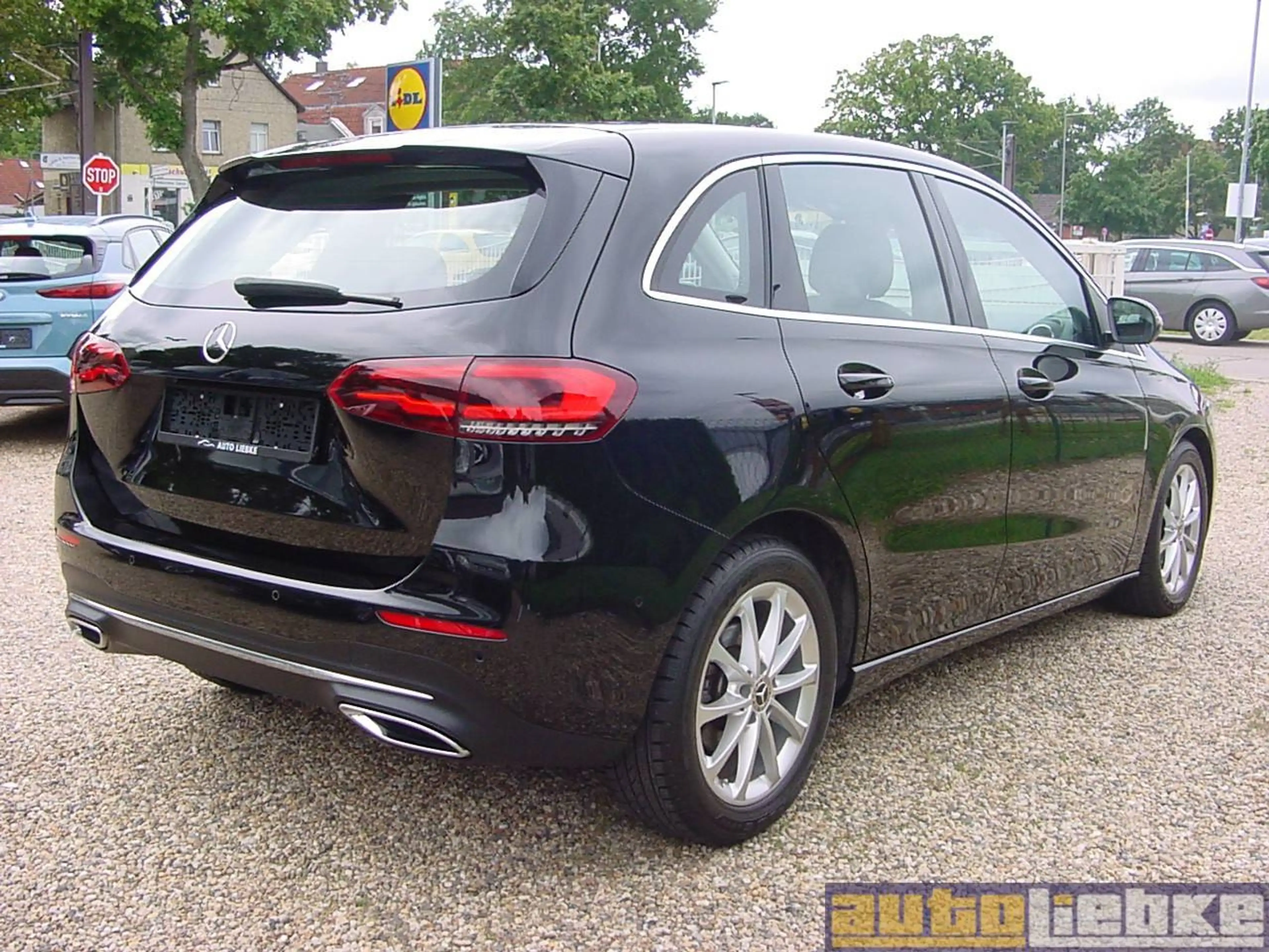 Mercedes-Benz B 180 PROGR. AUT,LED,NAVI,A-CP/A-A,DAB,SHZ,PARK-ASS,BT,GRA — photo 3