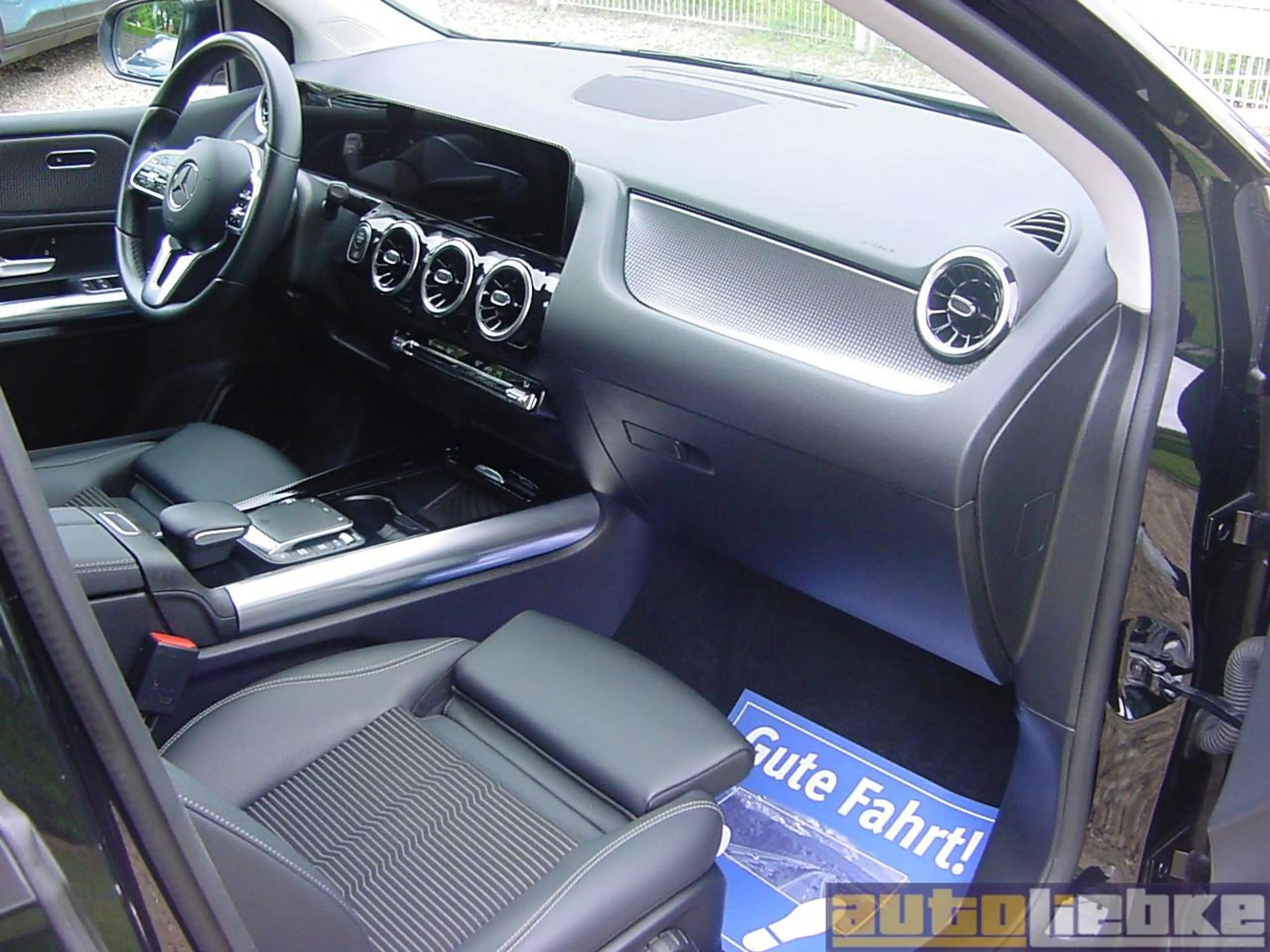 Mercedes-Benz B 180 PROGR. AUT,LED,NAVI,A-CP/A-A,DAB,SHZ,PARK-ASS,BT,GRA — photo 10