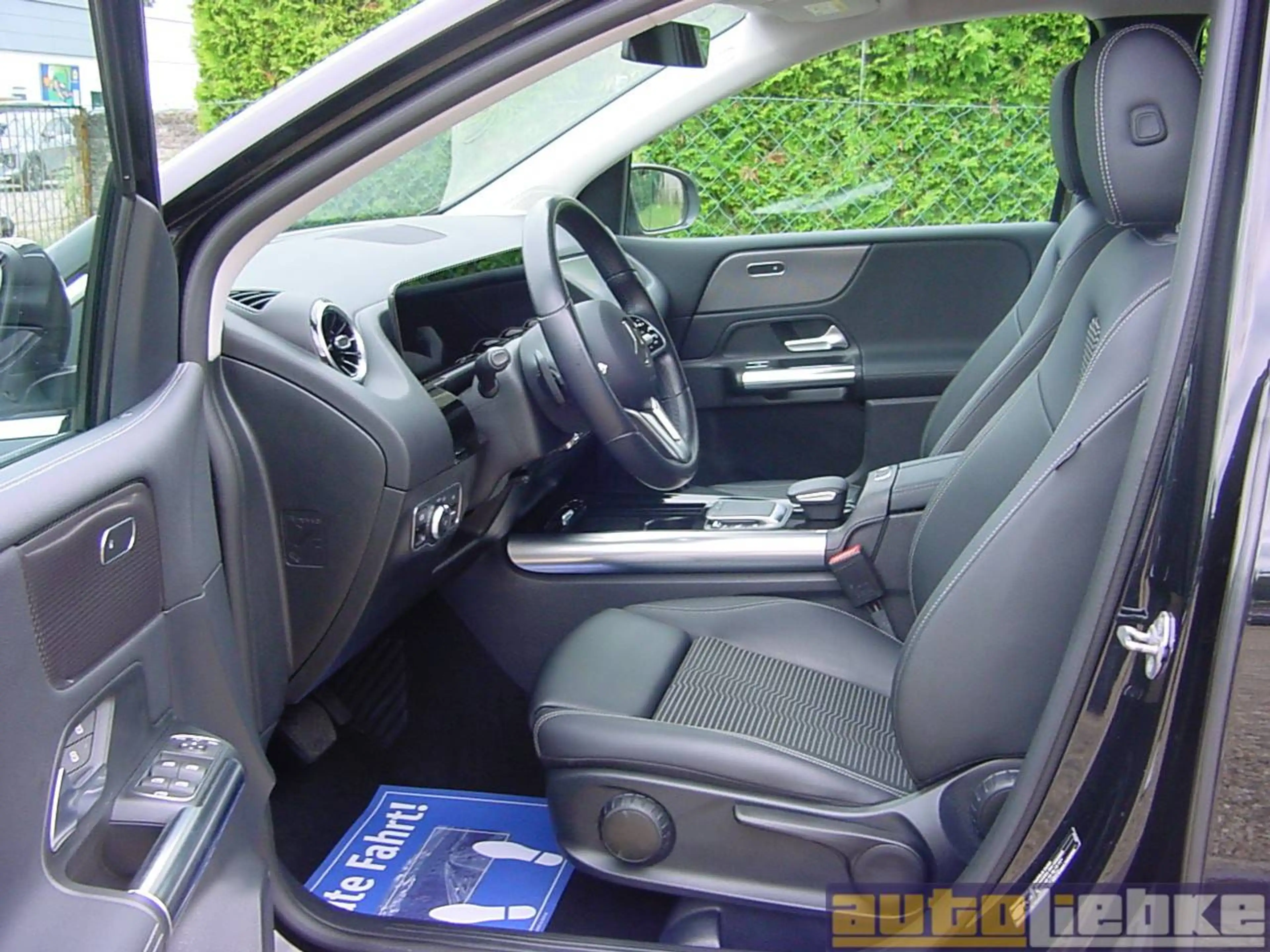 Mercedes-Benz B 180 PROGR. AUT,LED,NAVI,A-CP/A-A,DAB,SHZ,PARK-ASS,BT,GRA — photo 6