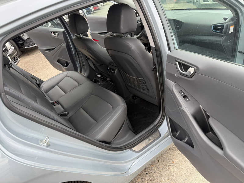 Hyundai IONIQ Hybrid — photo 10
