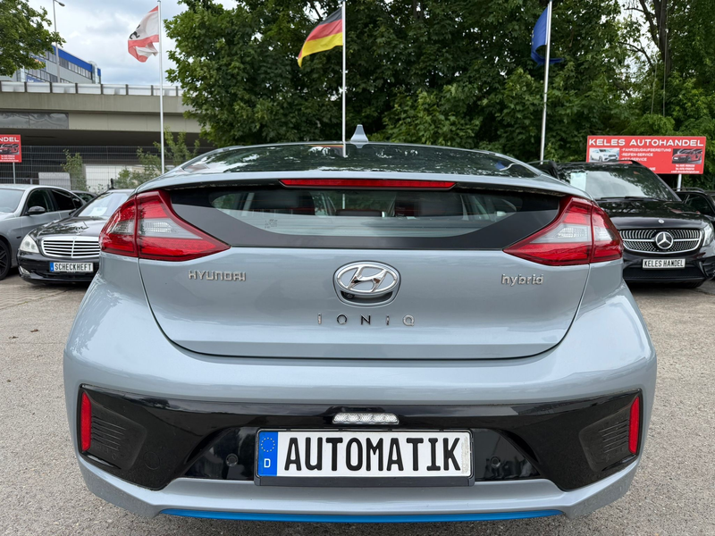 Hyundai IONIQ Hybrid — photo 4