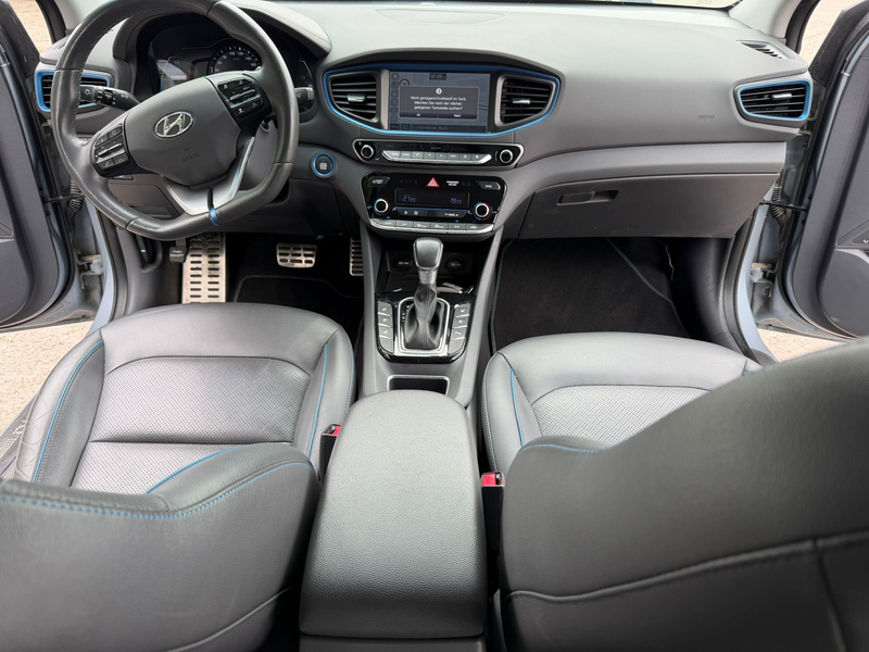 Hyundai IONIQ Hybrid — photo 11