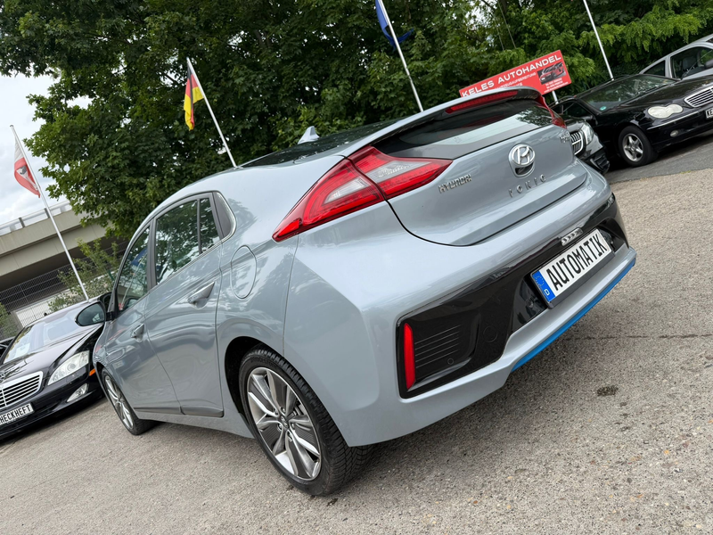 Hyundai IONIQ Hybrid — photo 5