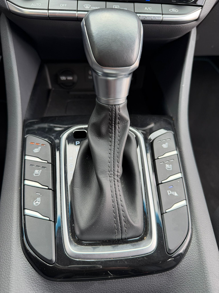 Hyundai IONIQ Hybrid — photo 14