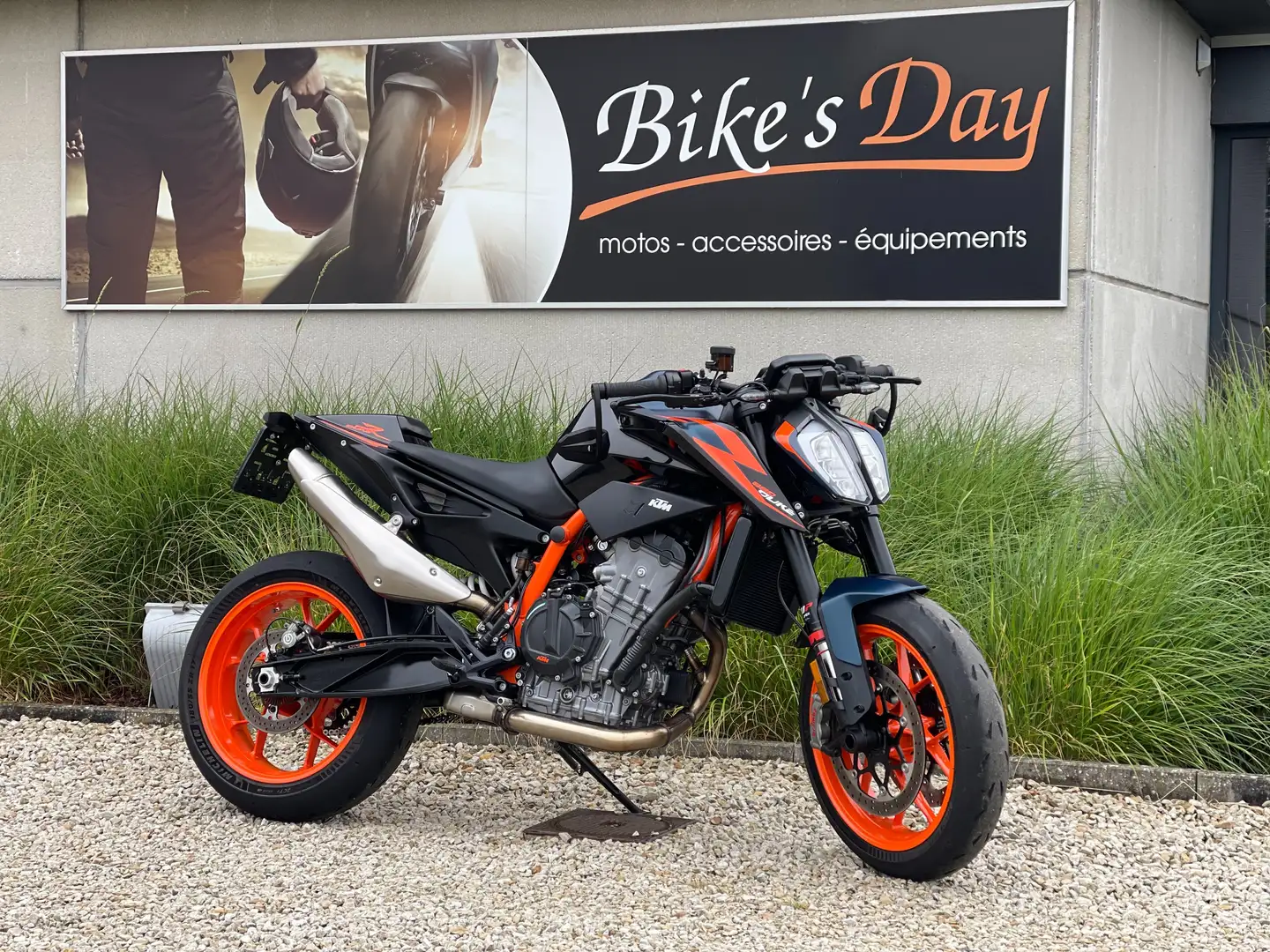 KTM 890 Duke R Blauw - 1