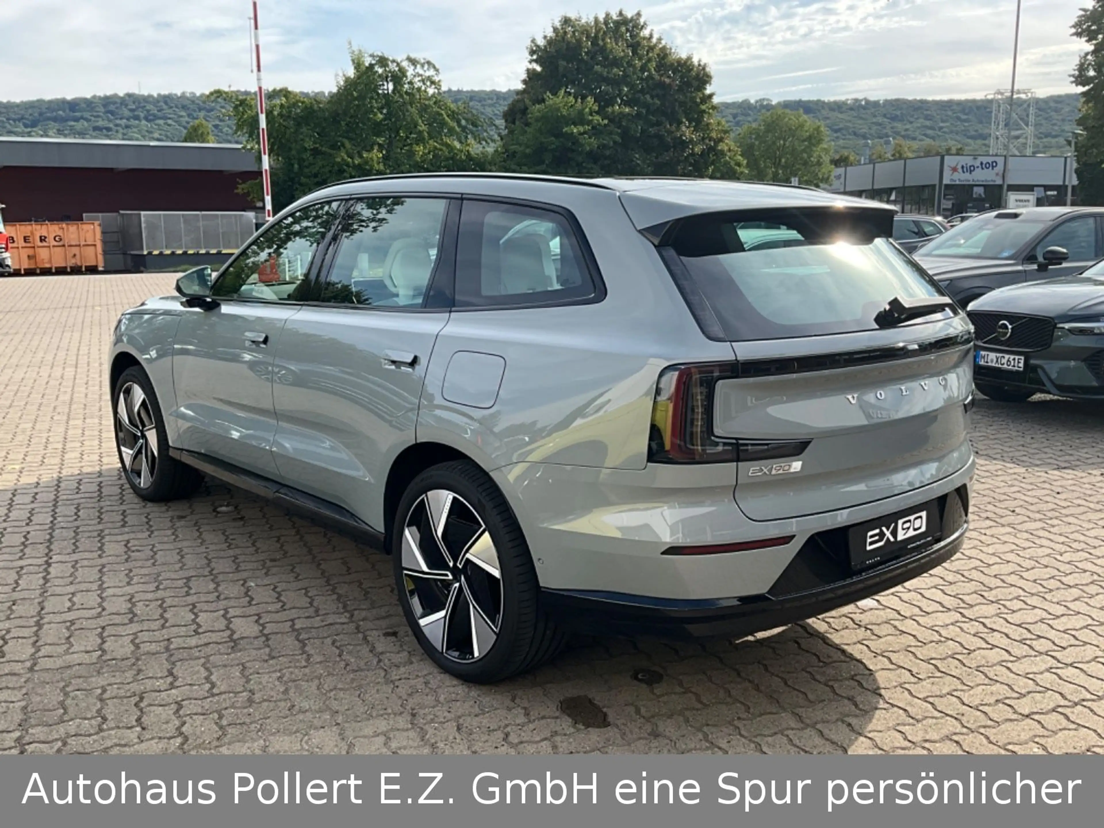 Volvo EX90 Ultra Performance Pure Electric AWD — photo 4