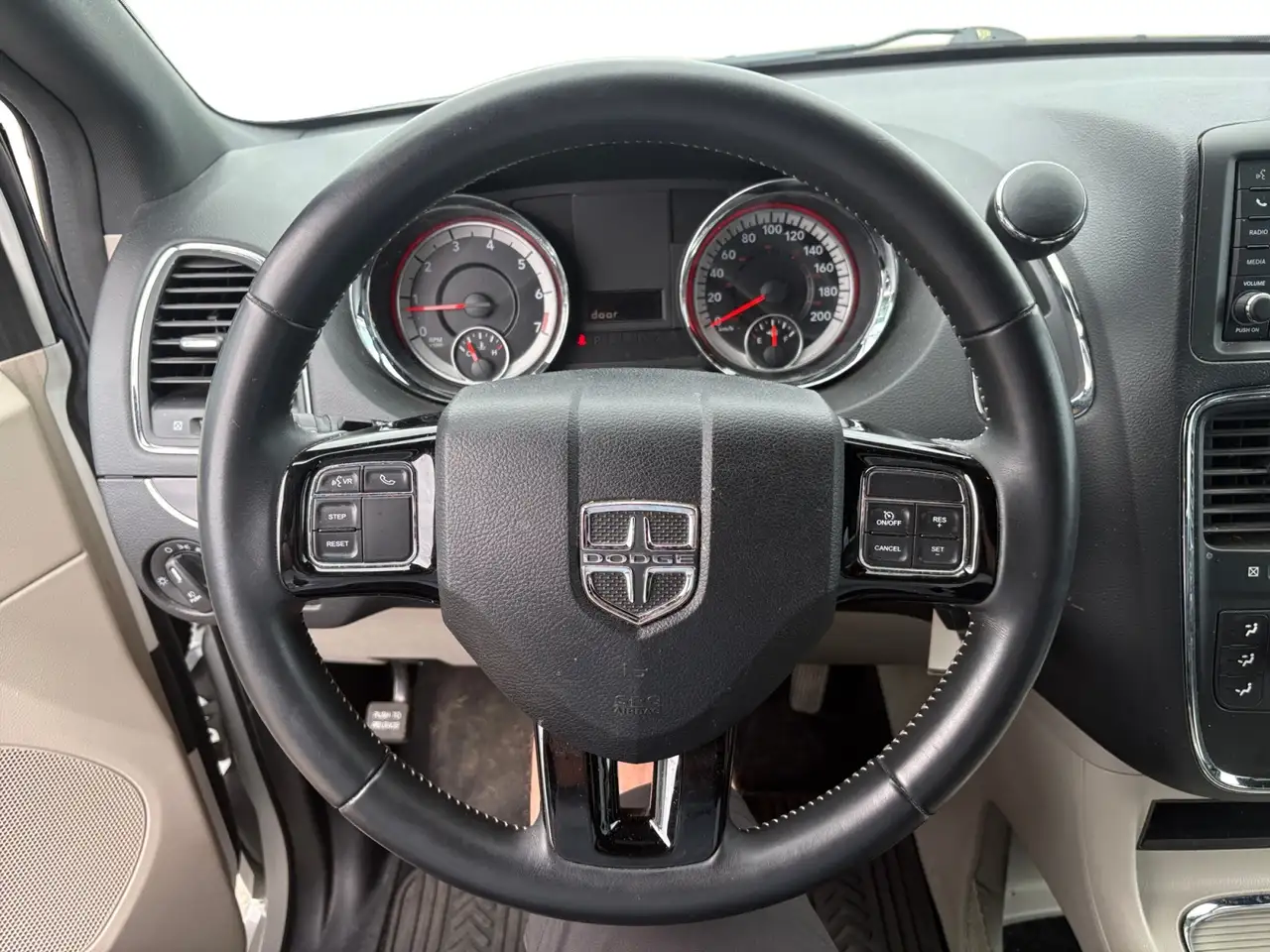 Dodge Grand Caravan photo Dodge Grand Caravan