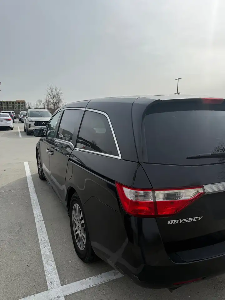 Honda Odyssey снимка Honda Odyssey