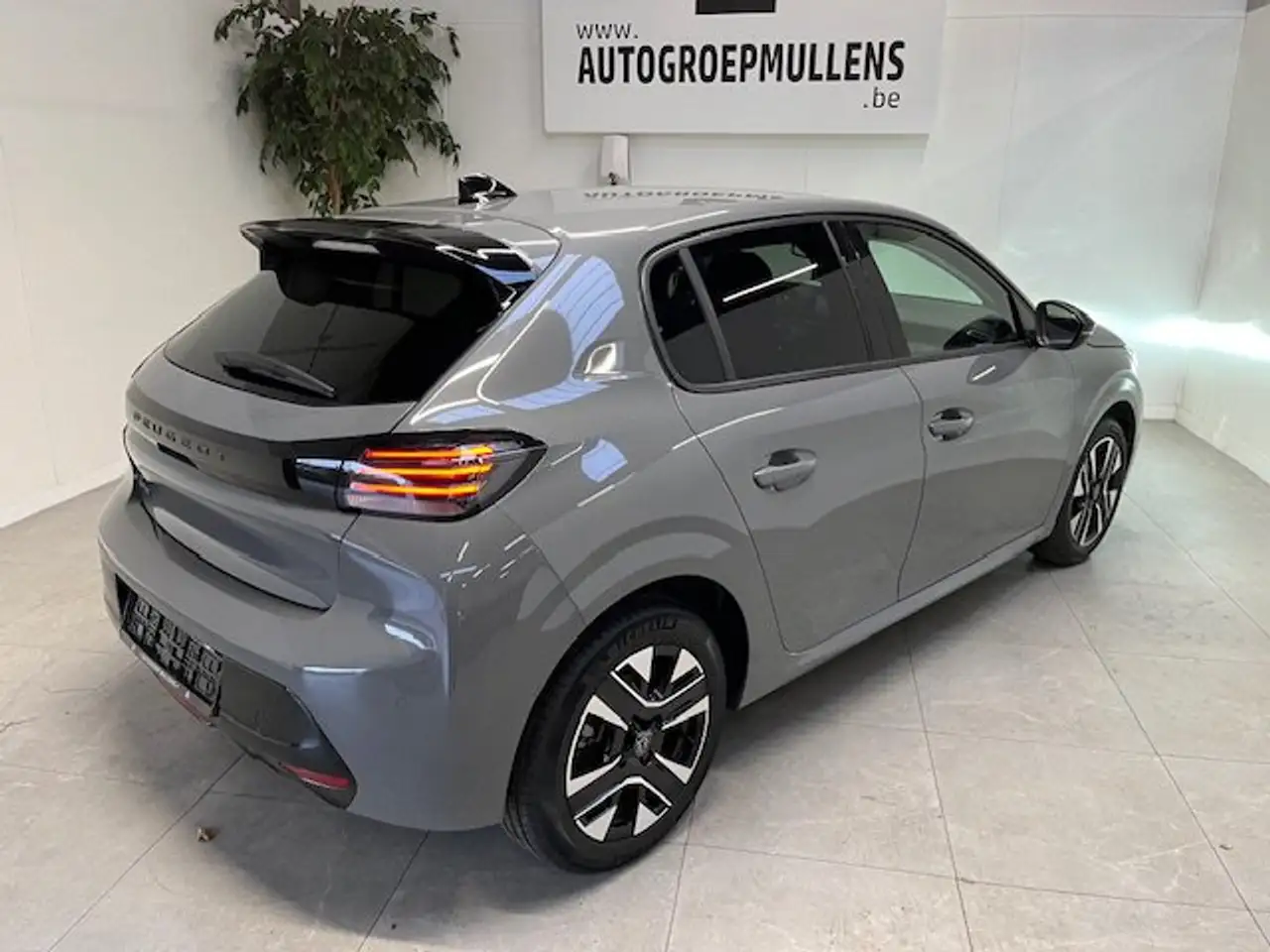 Peugeot 208 Allure EAT8 7