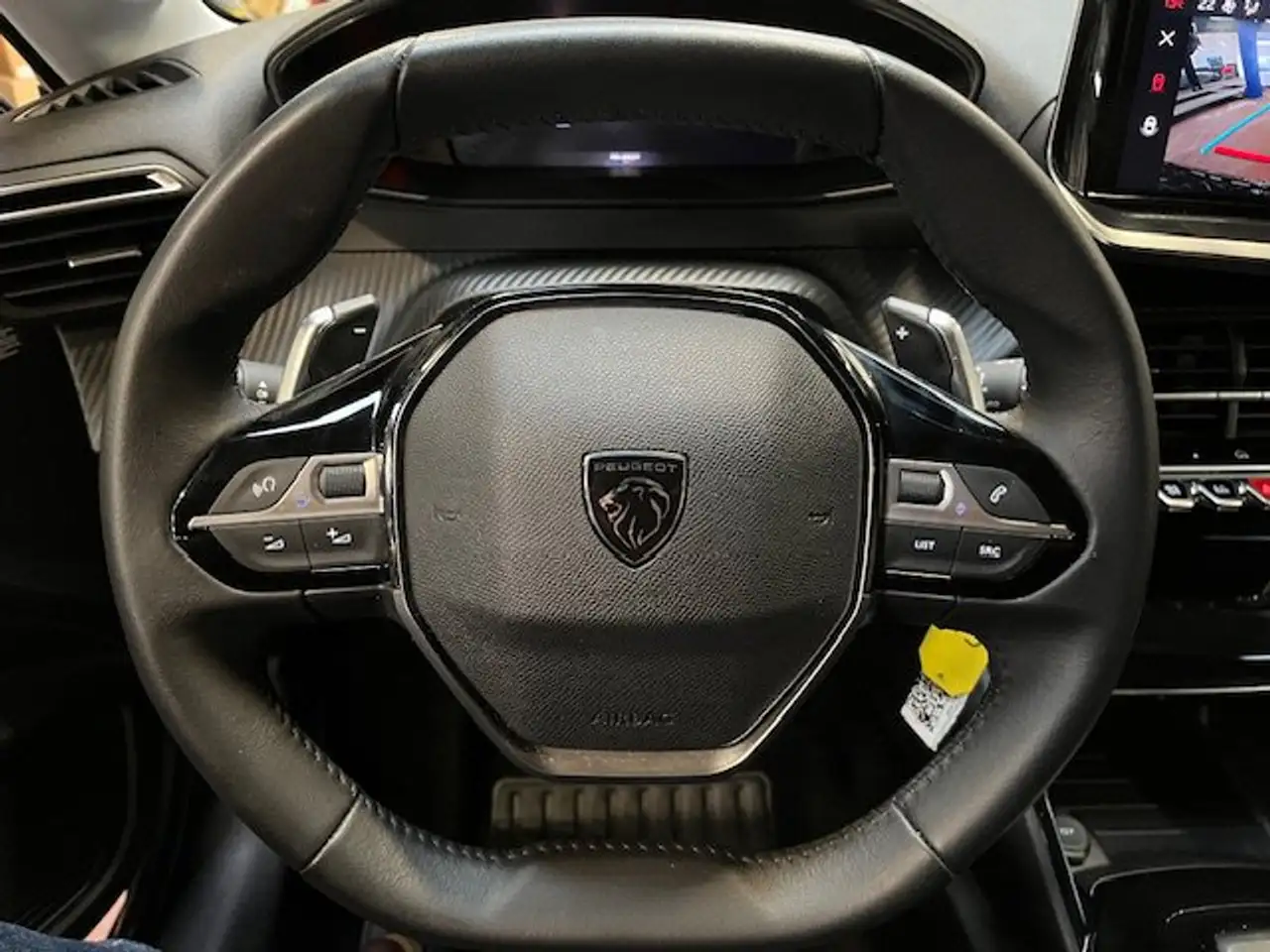 Peugeot 208 Allure EAT8 16
