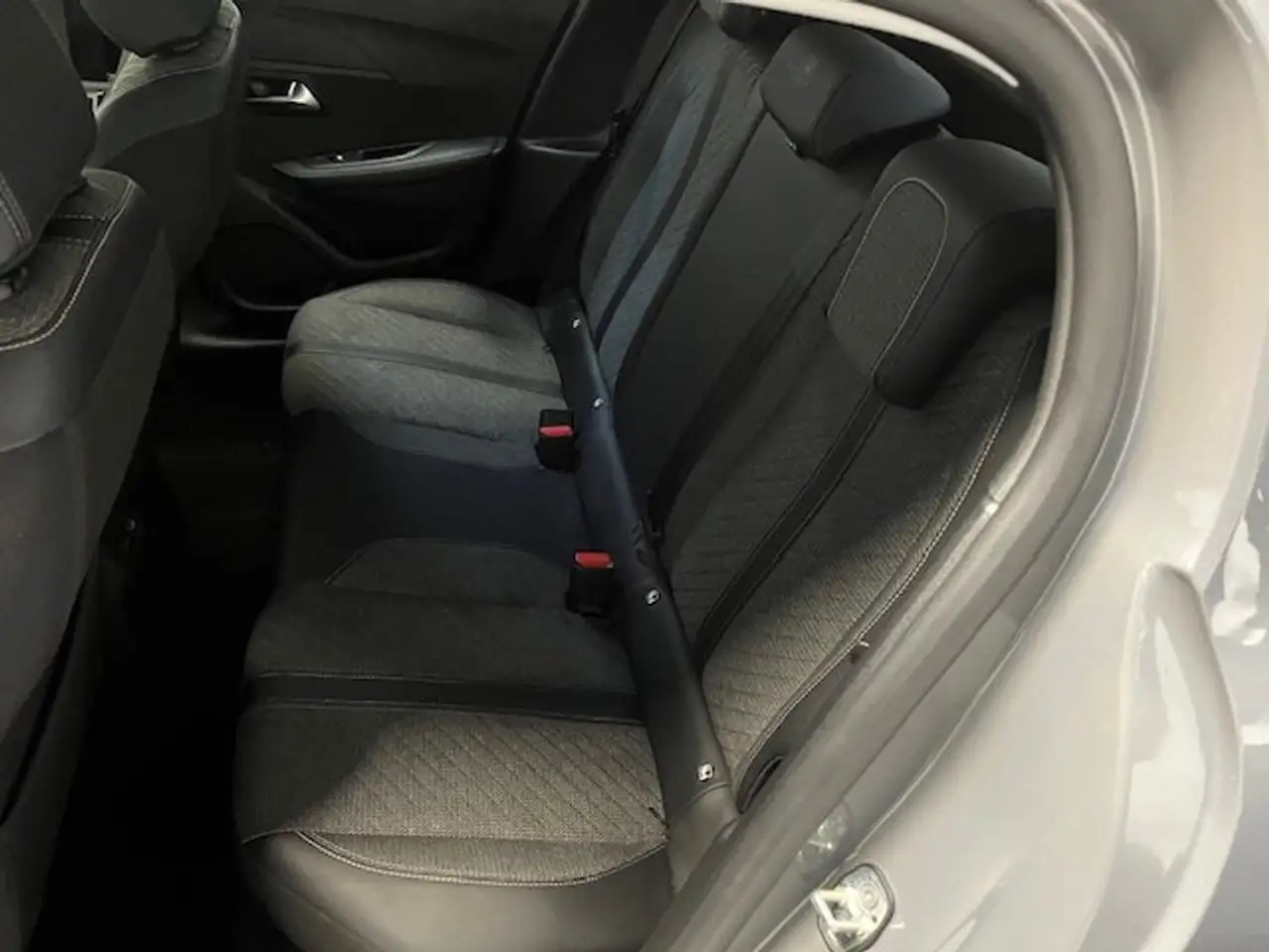 Peugeot 208 Allure EAT8 15