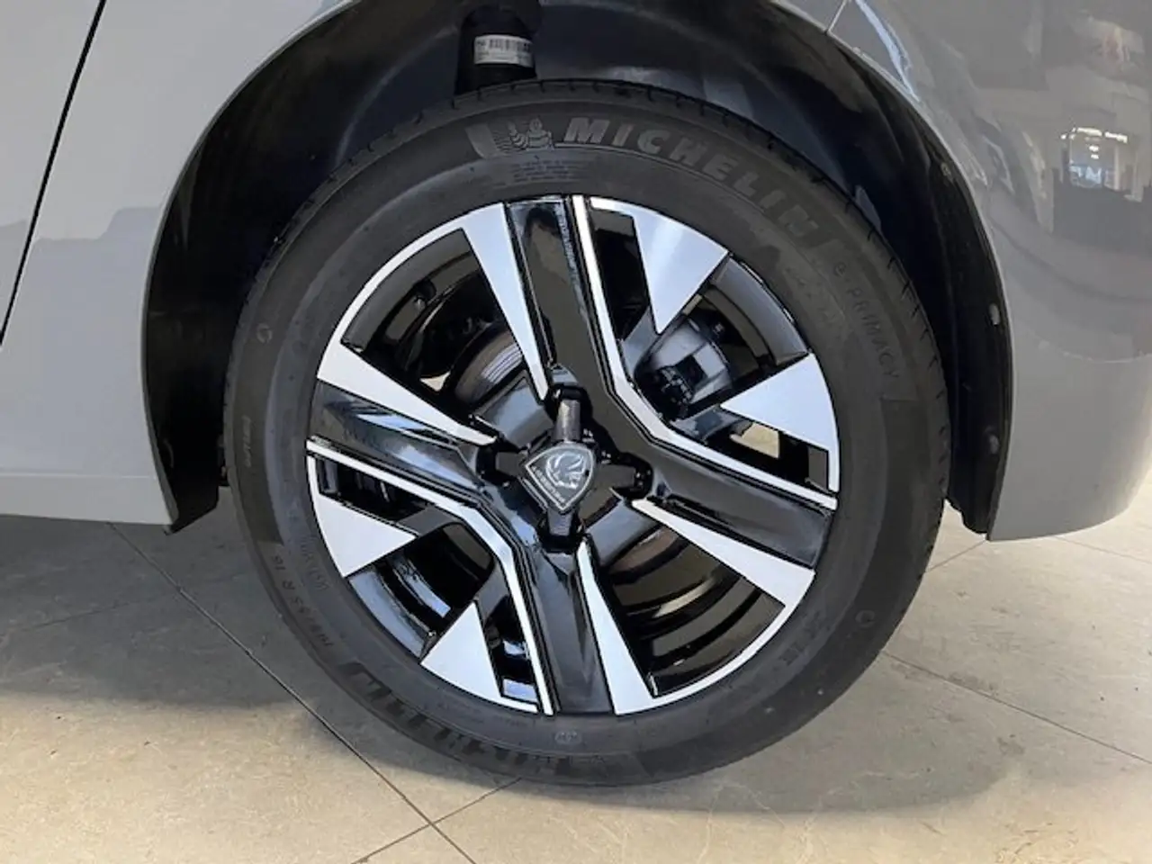 Peugeot 208 Allure EAT8 20