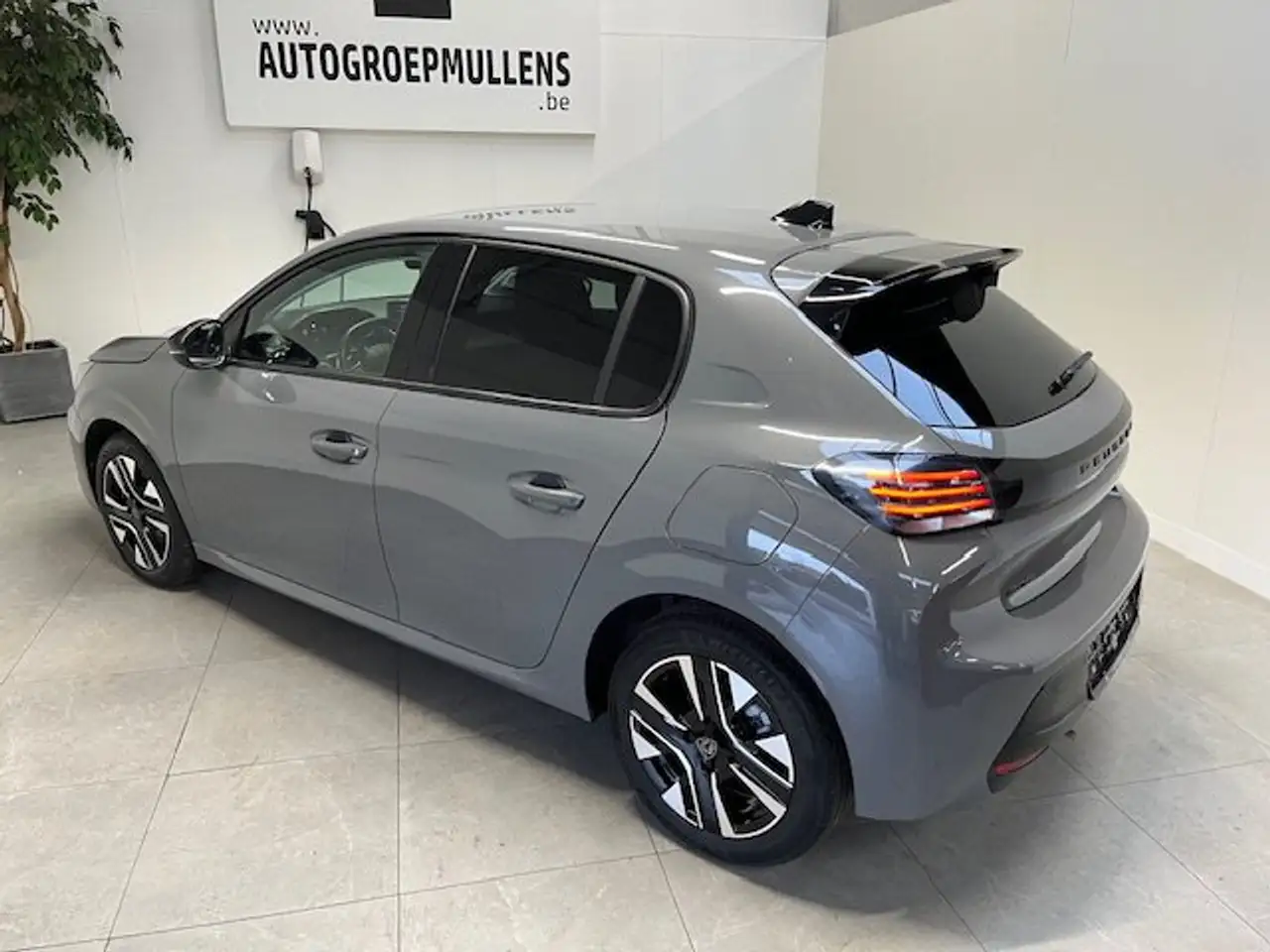 Peugeot 208 Allure EAT8 6