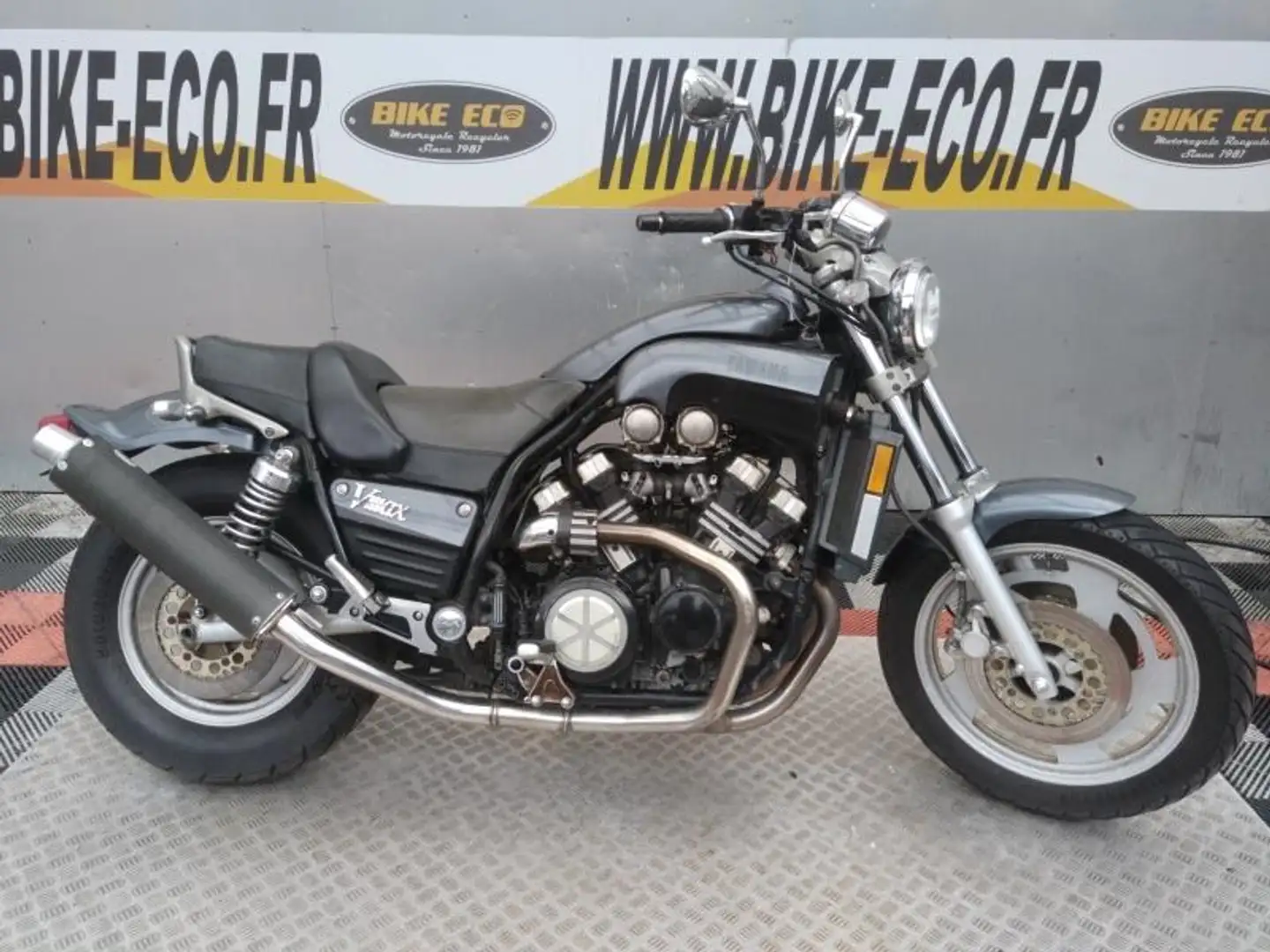 Yamaha Vmax Gris - 1