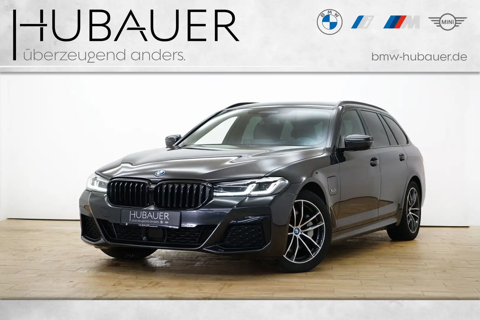 BMW 530 e xDrive Touring [M Sport, HUD, AHK, ACC, RFK] Grijs - 1