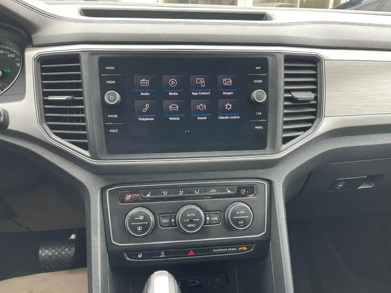 Volkswagen Atlas снимка Volkswagen Atlas