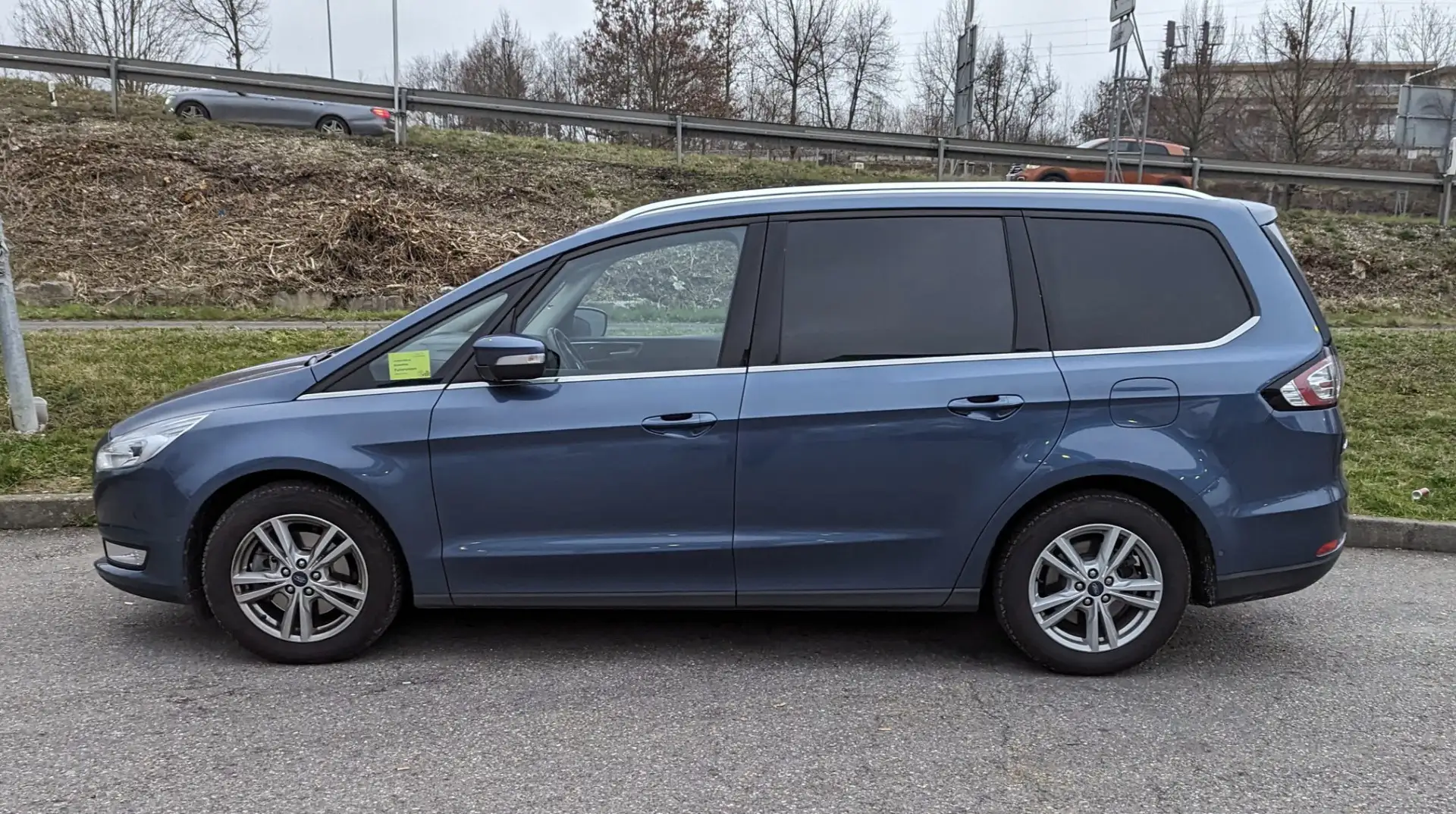 Ford Galaxy 2.0 EcoBlue Aut. Titanium, Vollleder, AHK, Navi, Blau - 2
