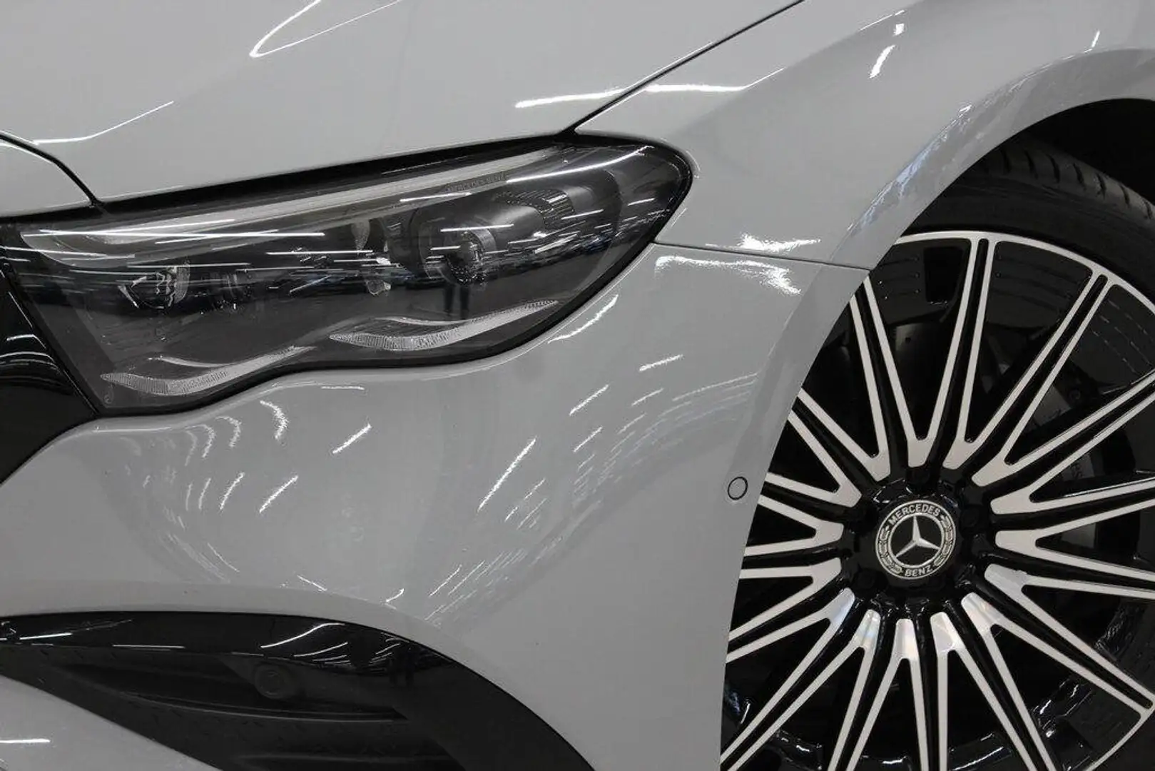 Mercedes-Benz E 220 220 d AMG Line Premium Plus auto - 2