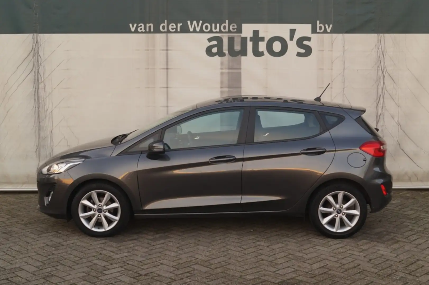 Ford Fiesta 1.1 Trend Styling Pack -NAVI-PDC-DAB-LMV-AIRCO- Gris - 1