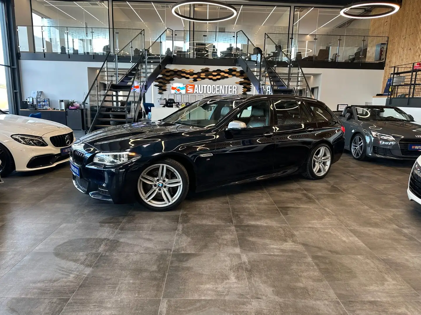 BMW 550 d xDrive Touring*Klima*Navi*ACC*Head-Up* Schwarz - 1