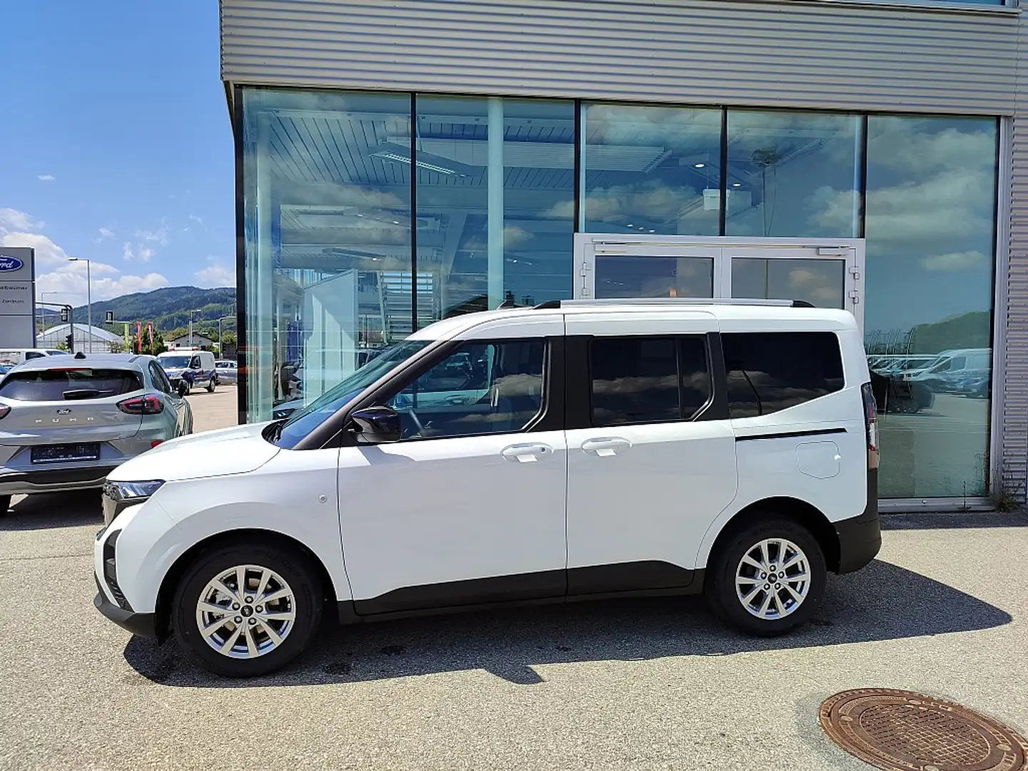 Ford Tourneo Courier 1,0 EcoBoost Titanium Aut. Weiß - 2