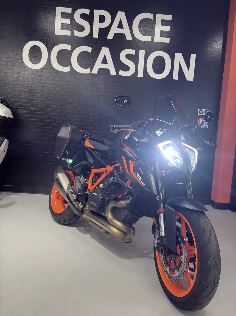 KTM 1290 Super Duke R - 1