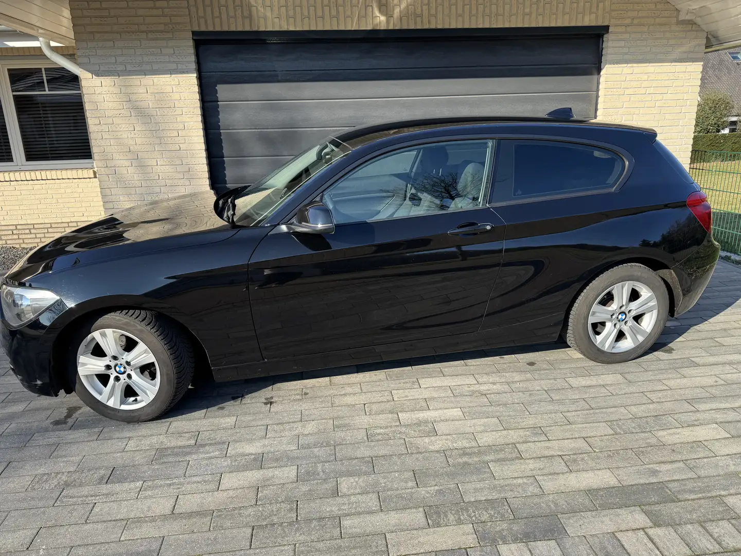 BMW 114 Zwart - 2