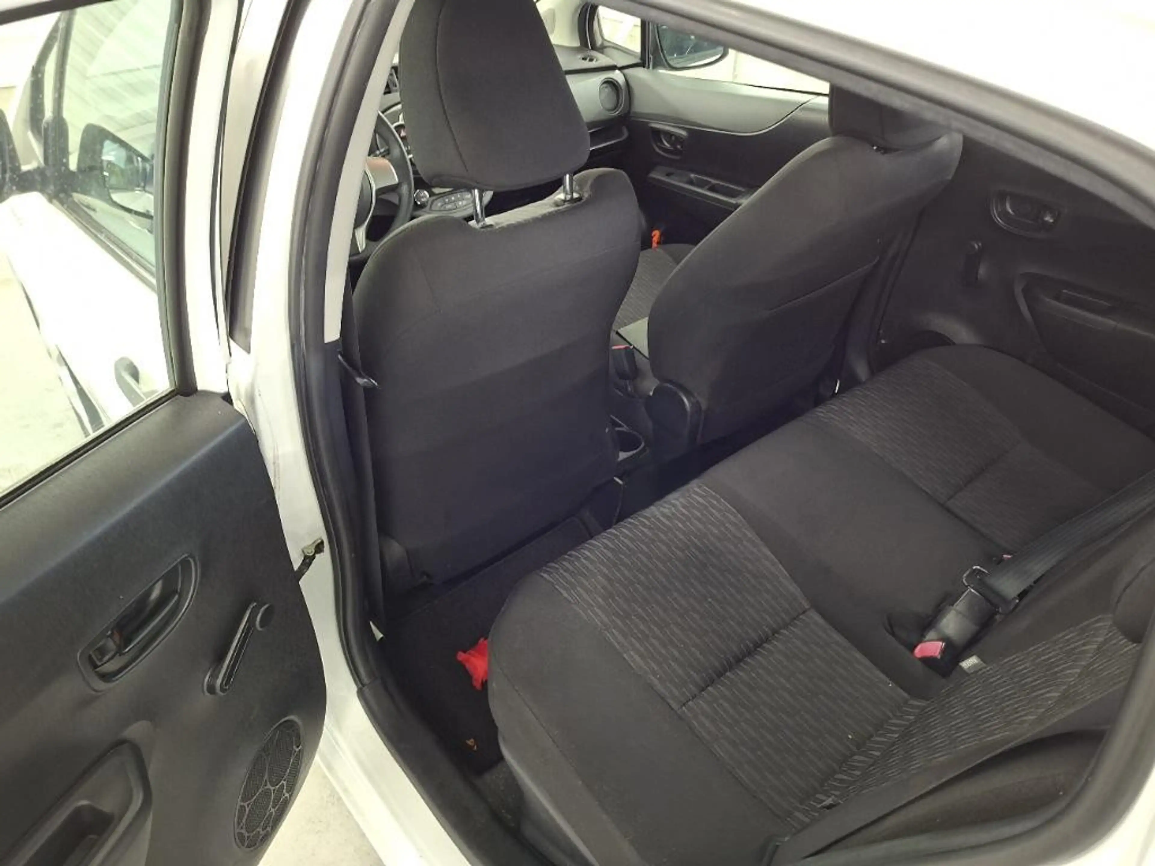 Toyota Yaris 1.5 Full Hybrid Comfort Automaat 1e Eig. 79.800 km — photo 7