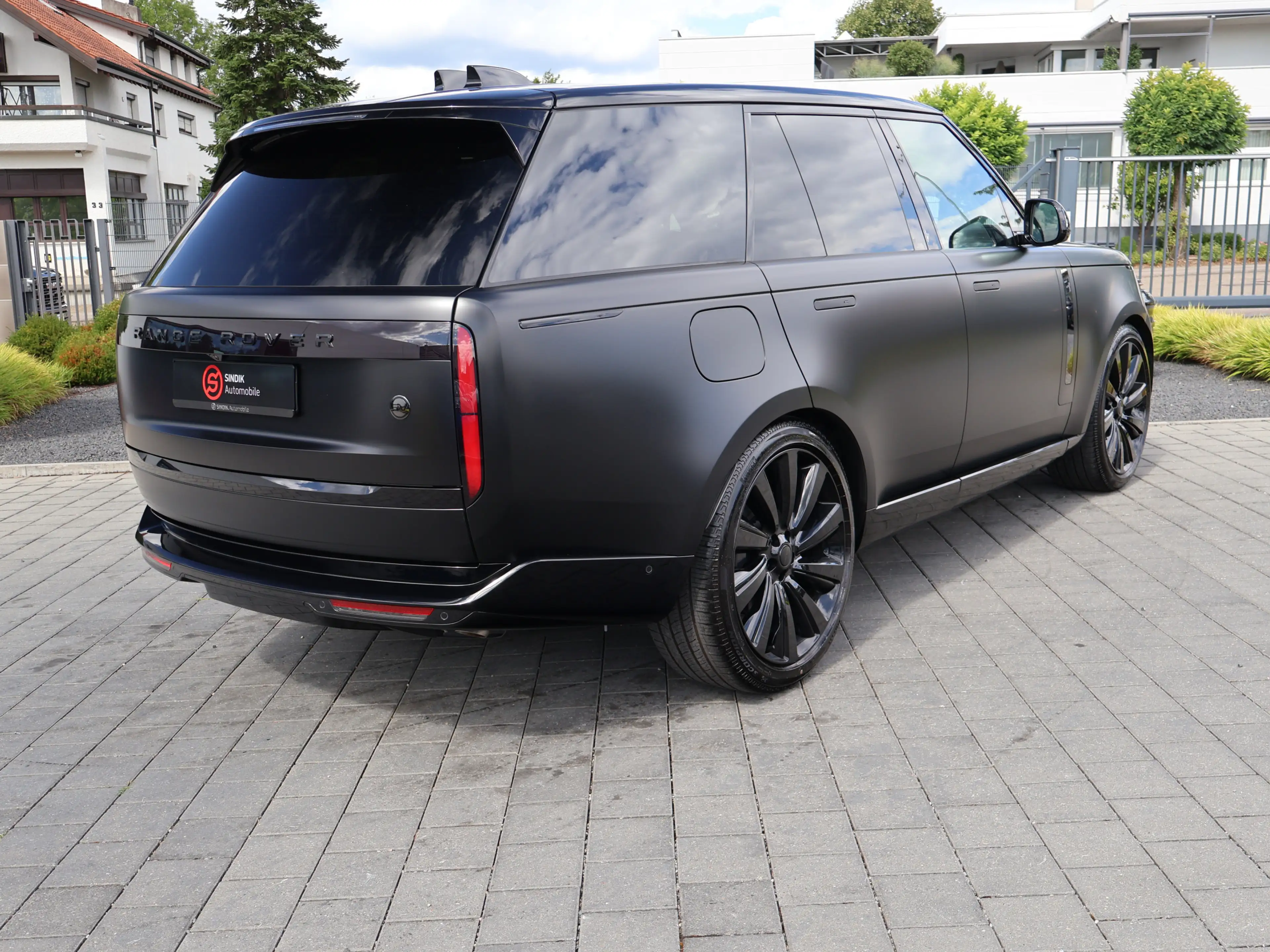 Land Rover Range Rover SV P615 EDITION Black RearTV-Massag — photo 10