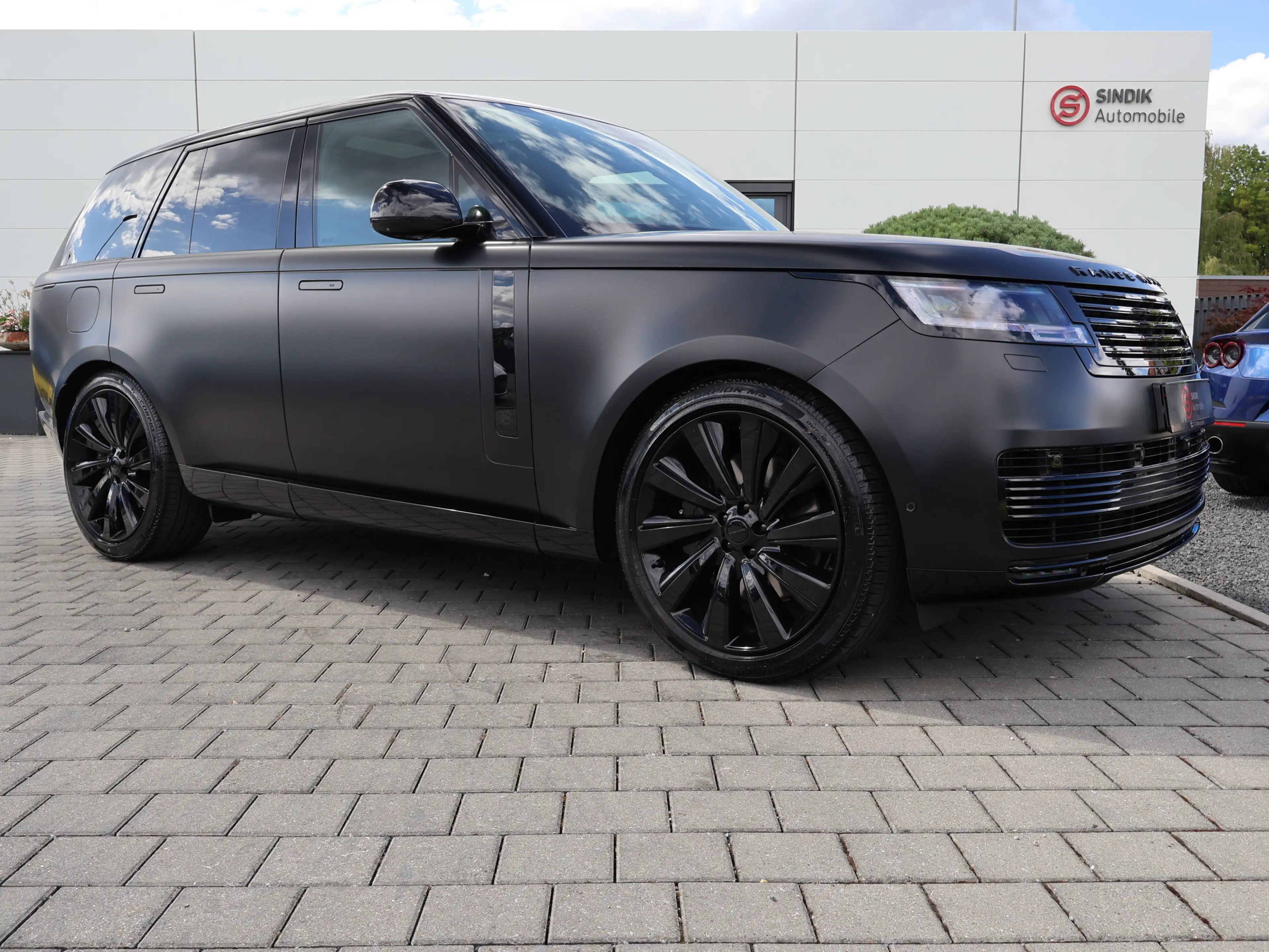 Land Rover Range Rover SV P615 EDITION Black RearTV-Massag — photo 2